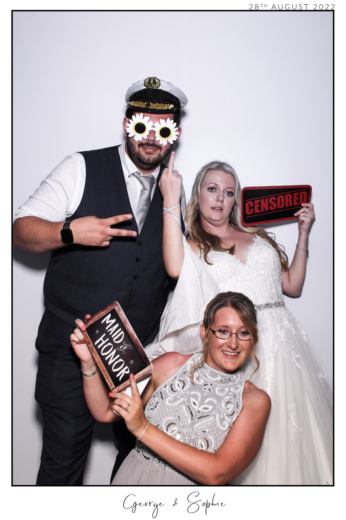 George & Sophie - Selfie Mirror | View more photos from the event at gallery.freshbooths.com/u/FreshBooths/George-Sophie-Selfie-Mirror