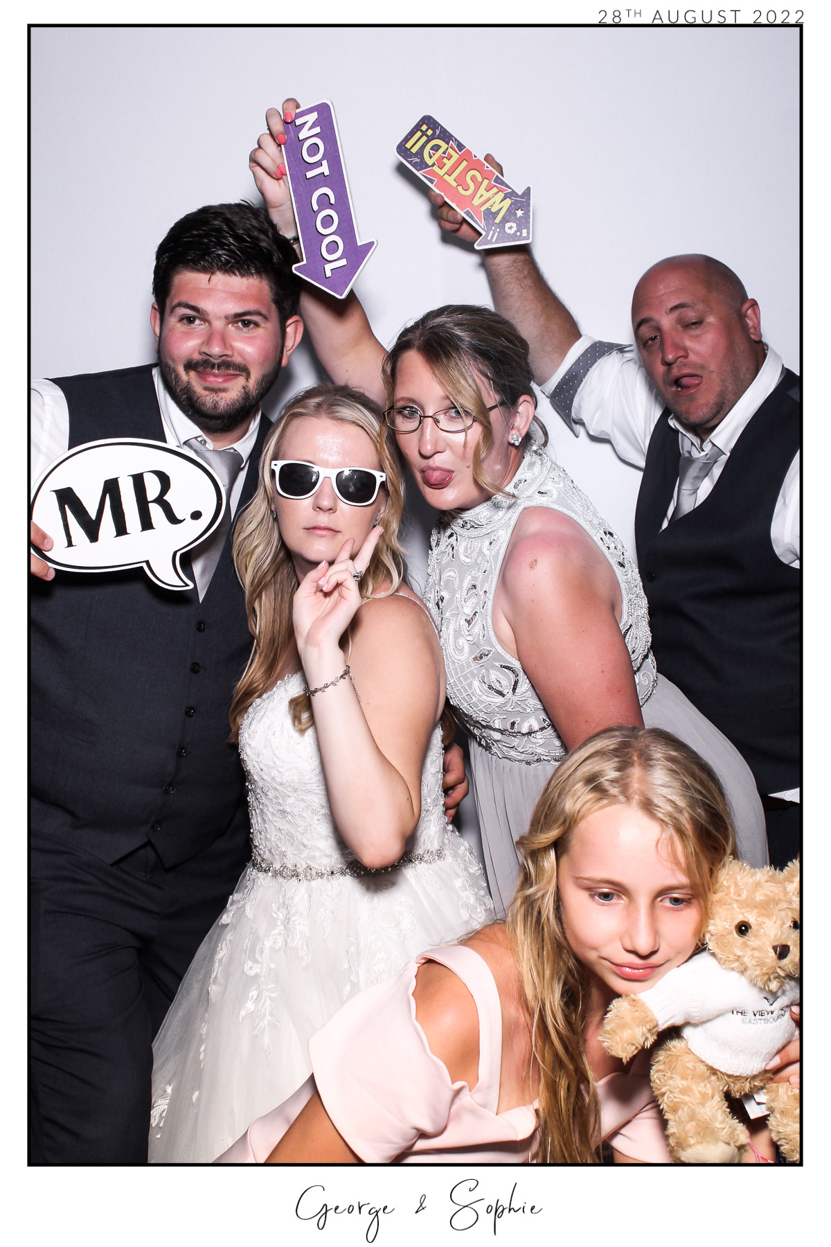George & Sophie - Selfie Mirror | View more photos from the event at gallery.freshbooths.com/u/FreshBooths/George-Sophie-Selfie-Mirror