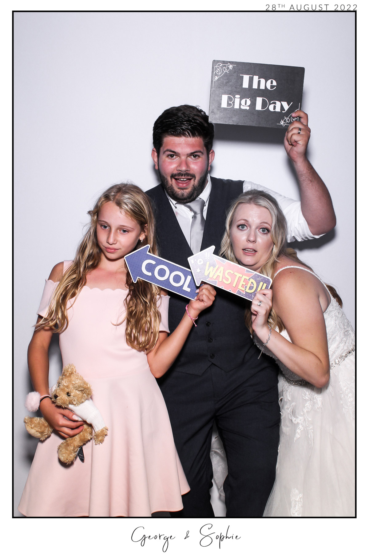 George & Sophie - Selfie Mirror | View more photos from the event at gallery.freshbooths.com/u/FreshBooths/George-Sophie-Selfie-Mirror
