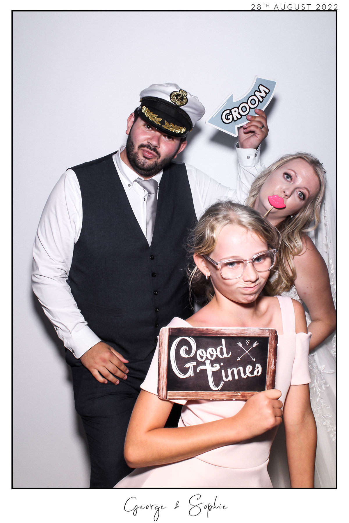 George & Sophie - Selfie Mirror | View more photos from the event at gallery.freshbooths.com/u/FreshBooths/George-Sophie-Selfie-Mirror