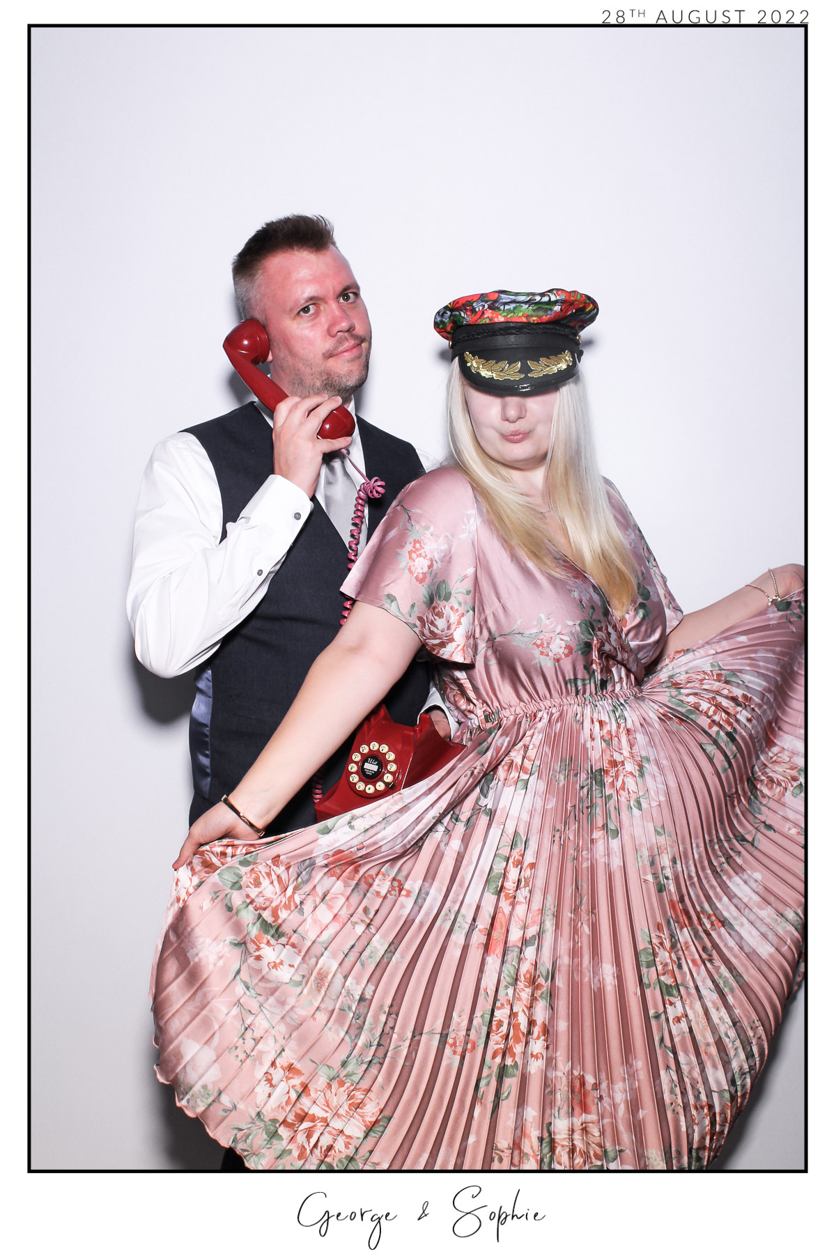 George & Sophie - Selfie Mirror | View more photos from the event at gallery.freshbooths.com/u/FreshBooths/George-Sophie-Selfie-Mirror