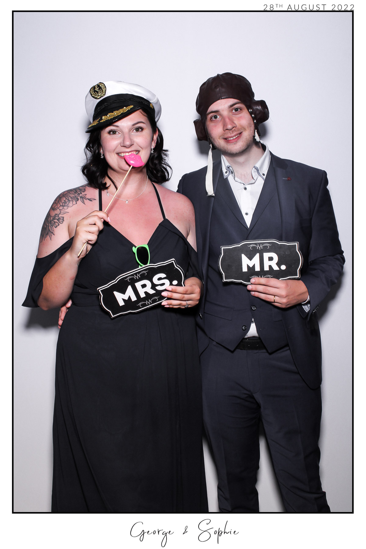 George & Sophie - Selfie Mirror | View more photos from the event at gallery.freshbooths.com/u/FreshBooths/George-Sophie-Selfie-Mirror