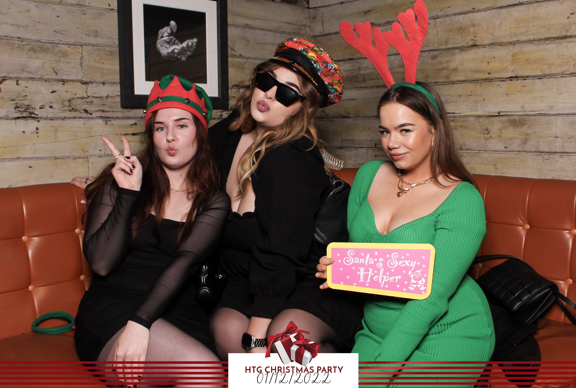 HTG Christmas Party - Classic Open Booth | View more photos from the event at gallery.freshbooths.com/u/FreshBooths/HTG-Christmas-Party-Classic-Open-Booth