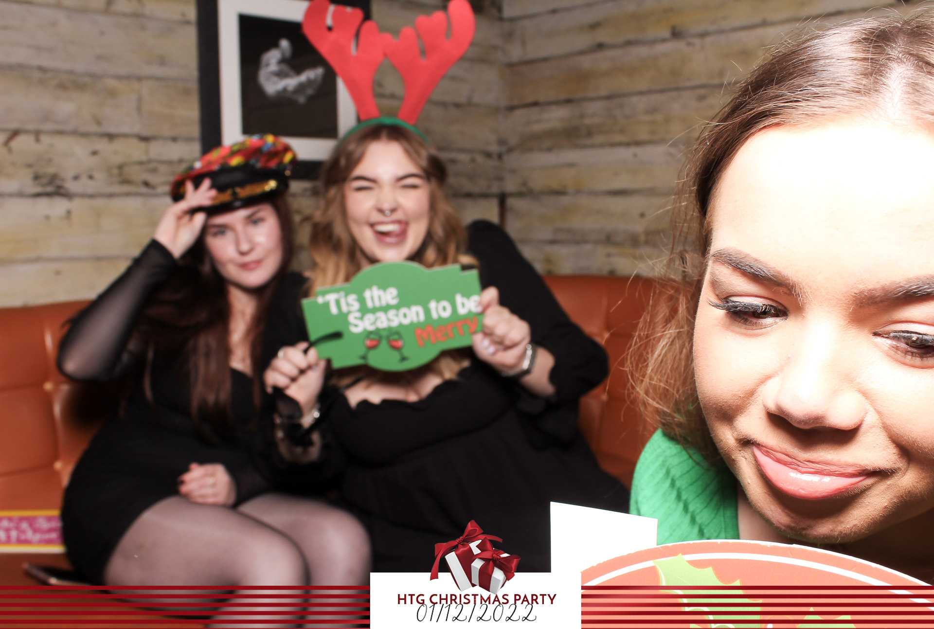 HTG Christmas Party - Classic Open Booth | View more photos from the event at gallery.freshbooths.com/u/FreshBooths/HTG-Christmas-Party-Classic-Open-Booth