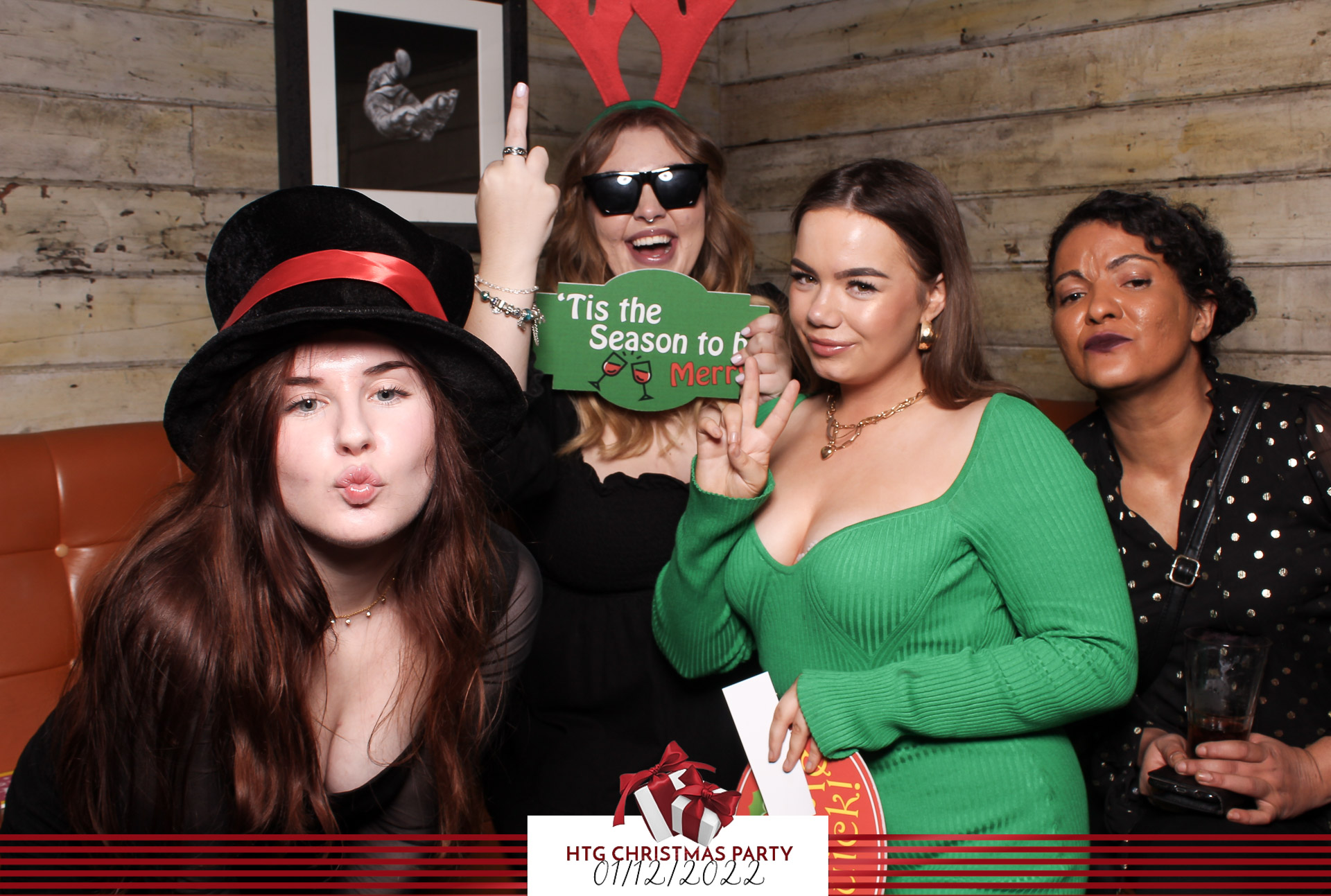 HTG Christmas Party - Classic Open Booth | View more photos from the event at gallery.freshbooths.com/u/FreshBooths/HTG-Christmas-Party-Classic-Open-Booth