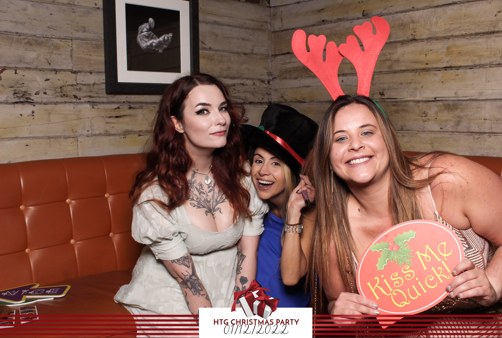 HTG Christmas Party - Classic Open Booth | View more photos from the event at gallery.freshbooths.com/u/FreshBooths/HTG-Christmas-Party-Classic-Open-Booth