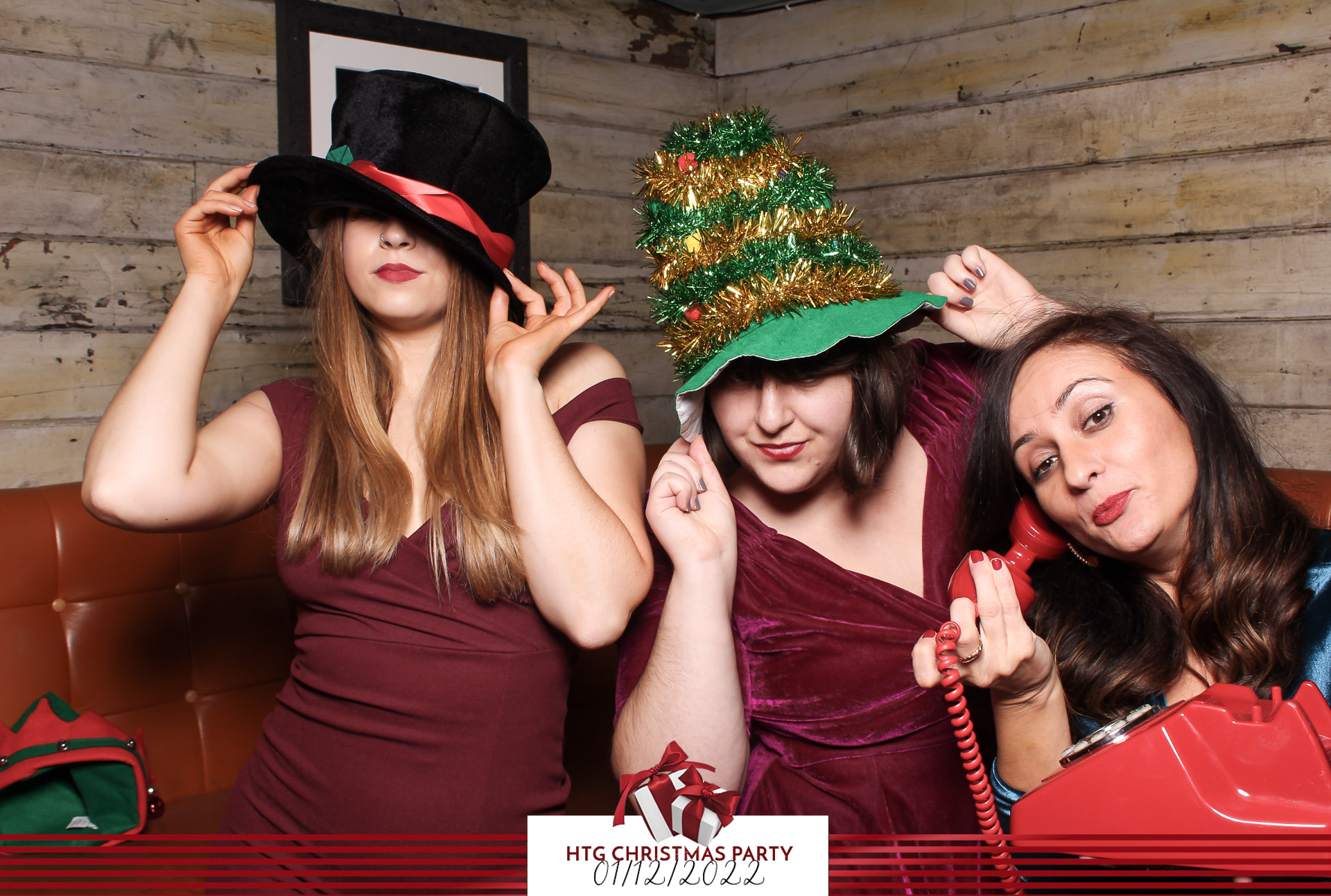 HTG Christmas Party - Classic Open Booth | View more photos from the event at gallery.freshbooths.com/u/FreshBooths/HTG-Christmas-Party-Classic-Open-Booth