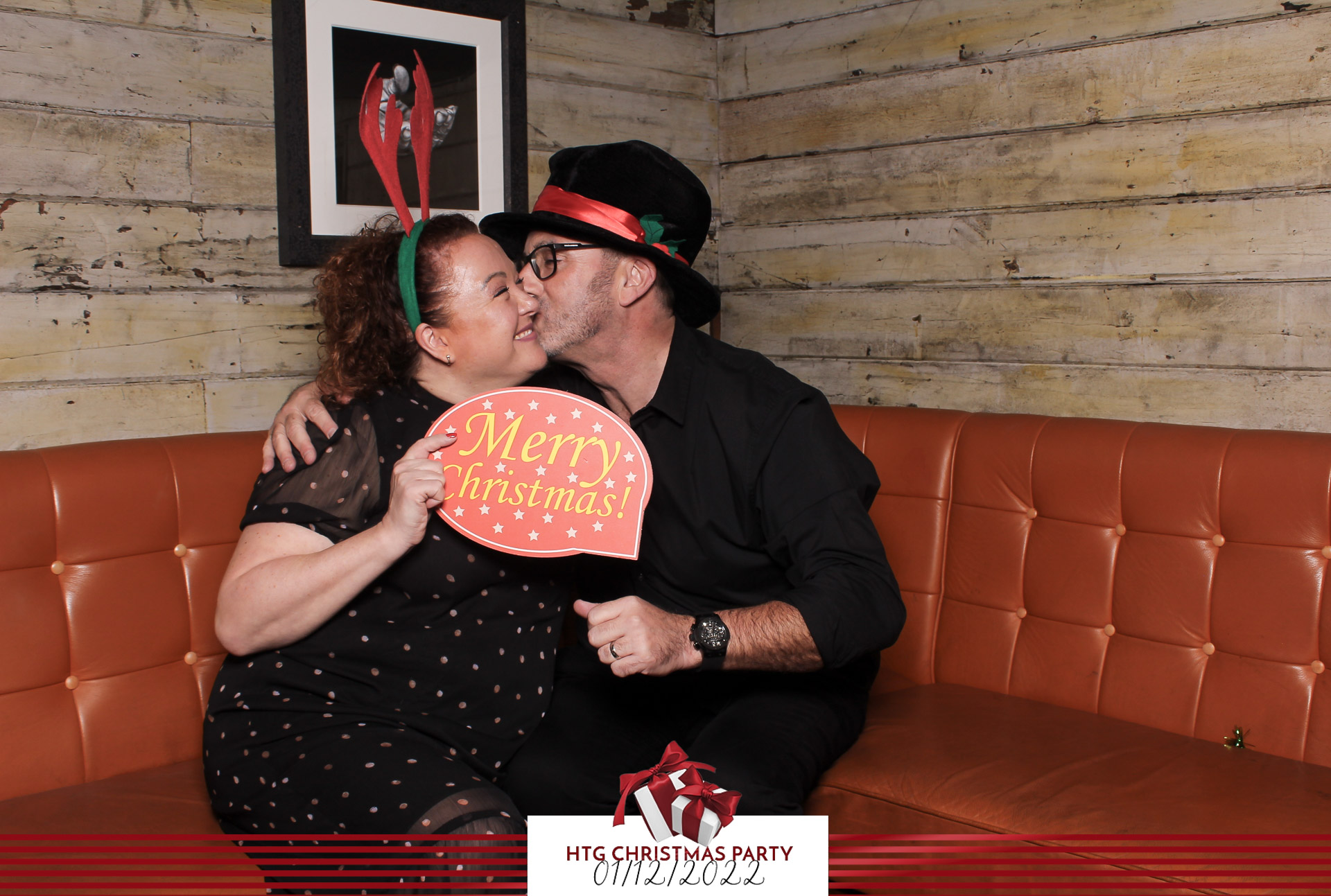 HTG Christmas Party - Classic Open Booth | View more photos from the event at gallery.freshbooths.com/u/FreshBooths/HTG-Christmas-Party-Classic-Open-Booth
