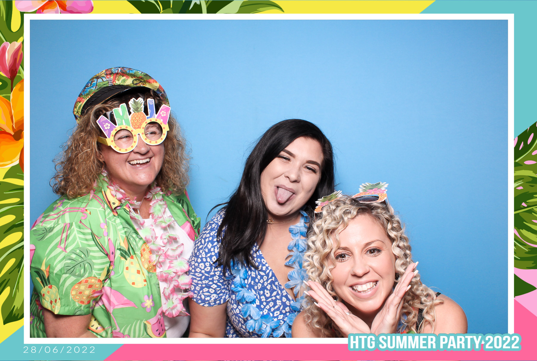 HTG Summer Party 2022 - Classic Open Booth | View more photos from the event at gallery.freshbooths.com/u/FreshBooths/HTG-Summer-Party-2022-Classic-Open-Booth