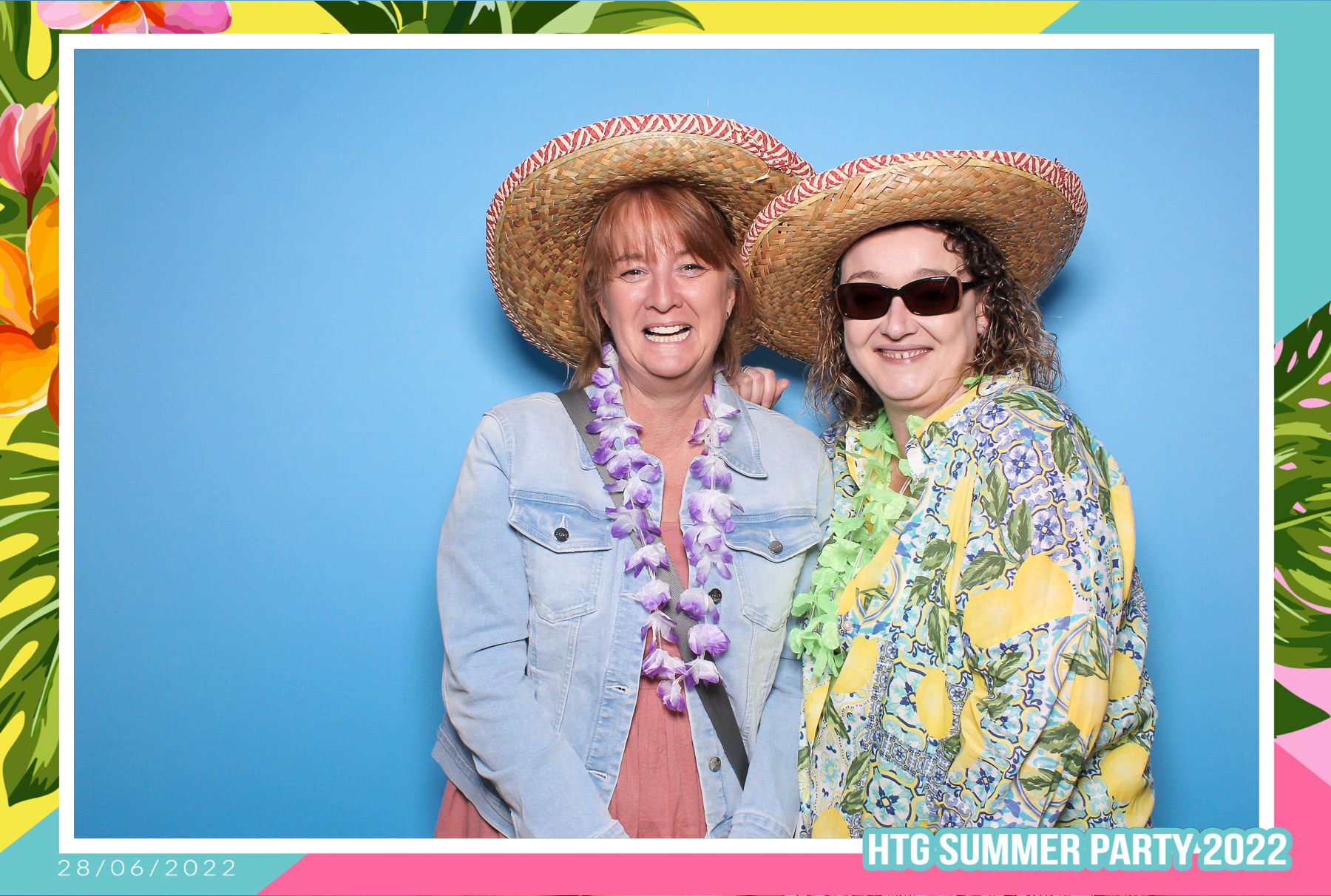 HTG Summer Party 2022 - Classic Open Booth | View more photos from the event at gallery.freshbooths.com/u/FreshBooths/HTG-Summer-Party-2022-Classic-Open-Booth