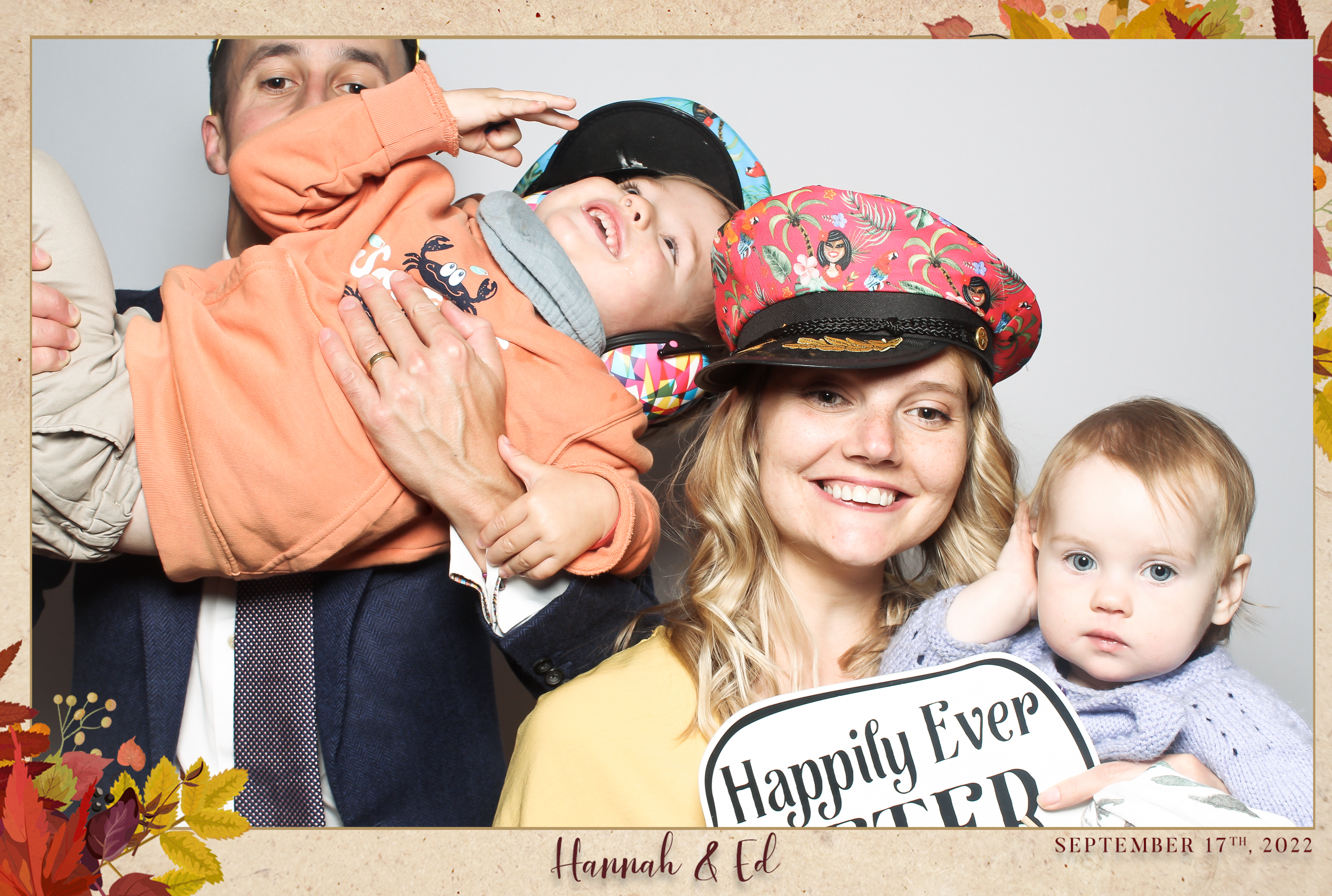 Hannah & Ed - Classic Open Booth | View more photos from the event at gallery.freshbooths.com/u/FreshBooths/Hannah-Ed-Classic-Open-Booth