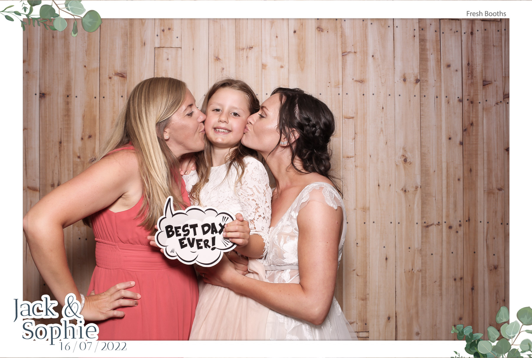 Jack & Sophie - Classic Open Booth | View more photos from the event at gallery.freshbooths.com/u/FreshBooths/Jack-Sophie-Classic-Open-Booth