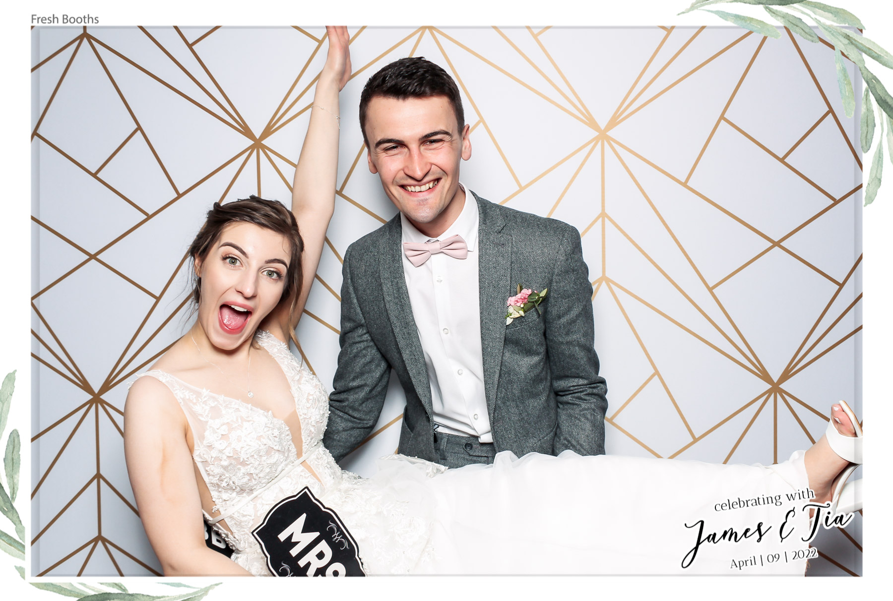 James & Tia - Classic Open Booth | View more photos from the event at gallery.freshbooths.com/u/FreshBooths/James-Tia-Classic-Open-Booth