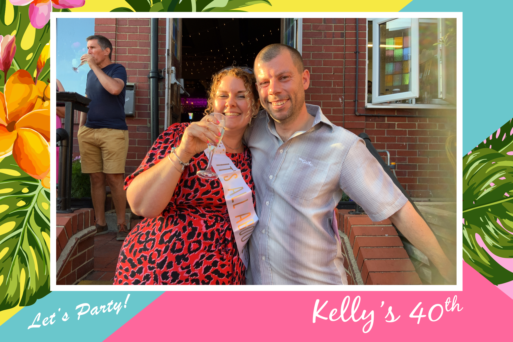 Kelly's 40th - Roaming Photos | View more photos from the event at gallery.freshbooths.com/u/FreshBooths/Kellys-40th-Roaming-Photos