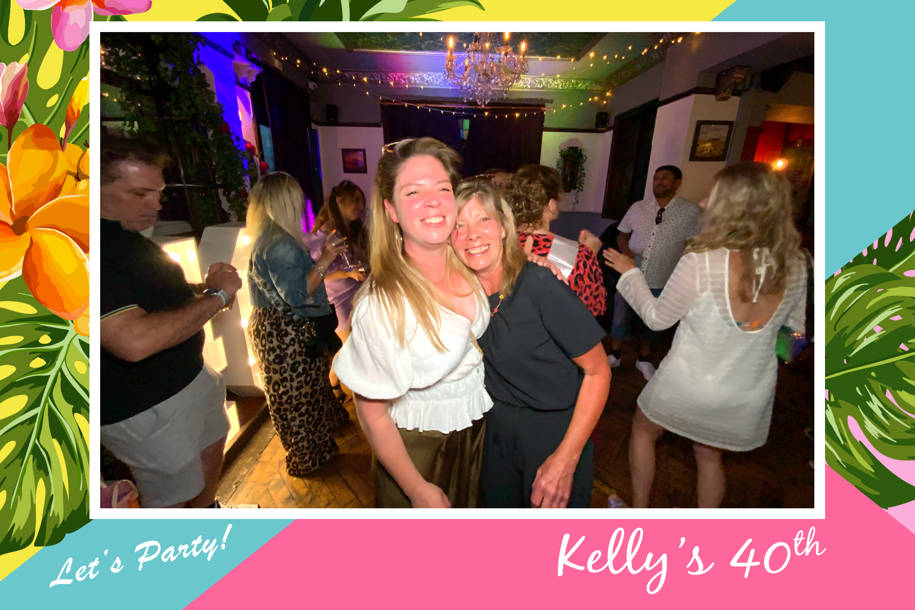 Kelly's 40th - Roaming Photos | View more photos from the event at gallery.freshbooths.com/u/FreshBooths/Kellys-40th-Roaming-Photos