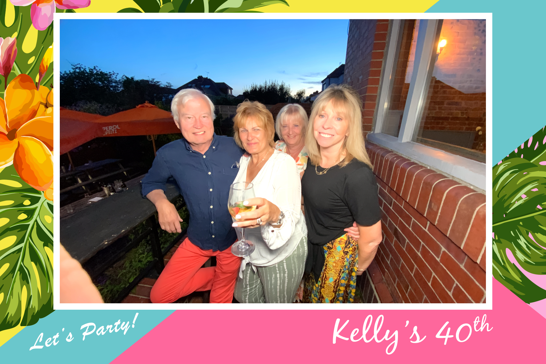 Kelly's 40th - Roaming Photos | View more photos from the event at gallery.freshbooths.com/u/FreshBooths/Kellys-40th-Roaming-Photos
