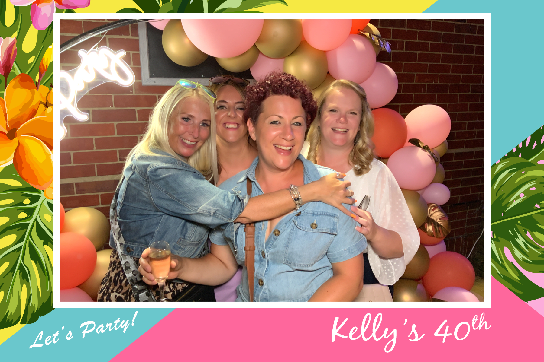 Kelly's 40th - Roaming Photos | View more photos from the event at gallery.freshbooths.com/u/FreshBooths/Kellys-40th-Roaming-Photos
