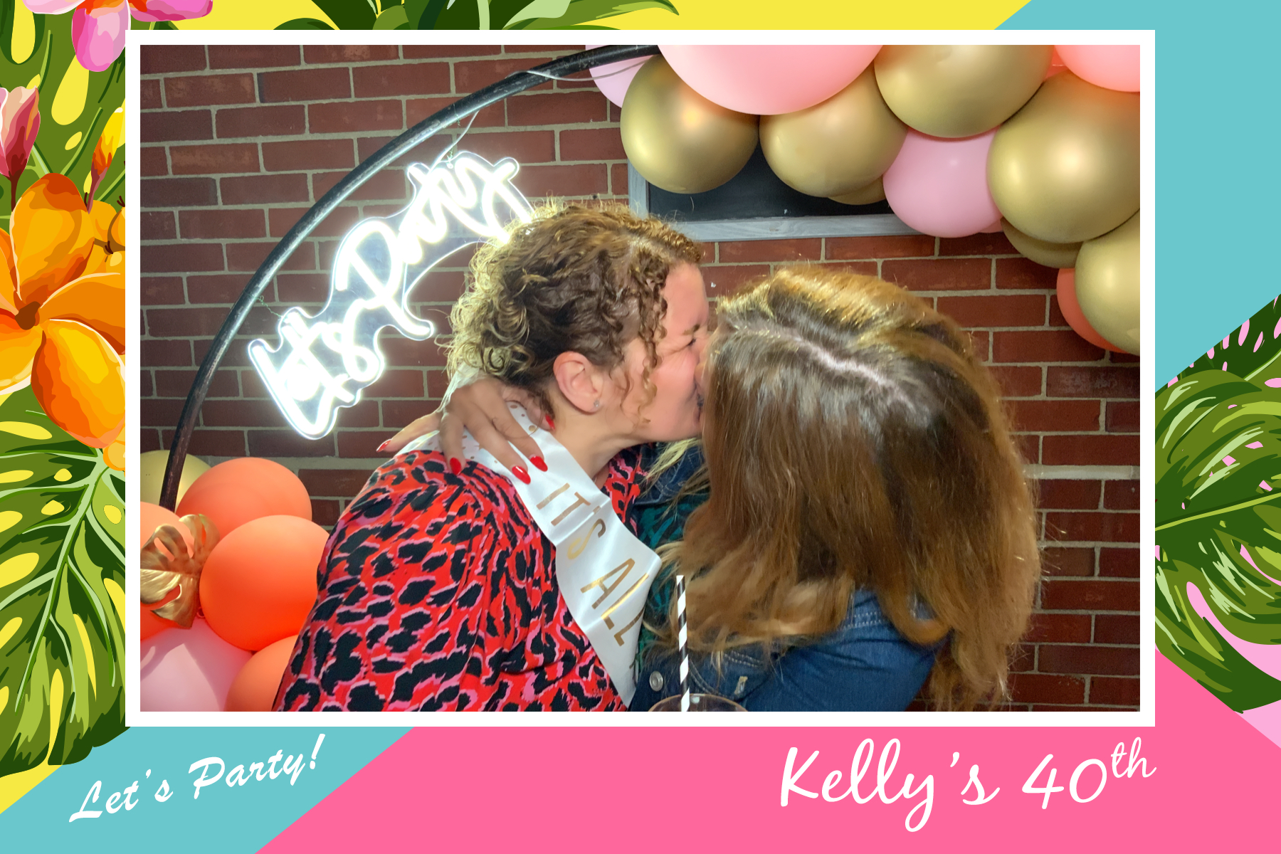 Kelly's 40th - Roaming Photos | View more photos from the event at gallery.freshbooths.com/u/FreshBooths/Kellys-40th-Roaming-Photos