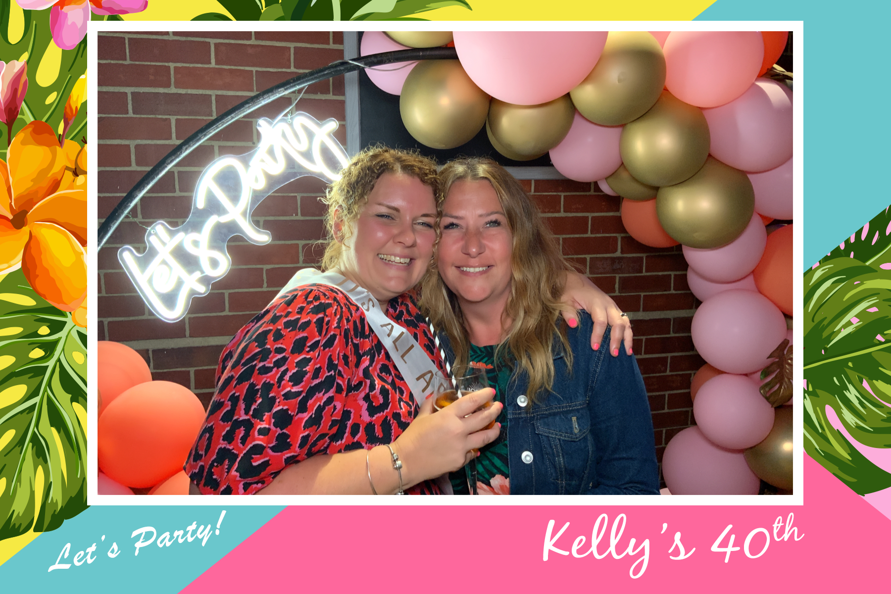 Kelly's 40th - Roaming Photos | View more photos from the event at gallery.freshbooths.com/u/FreshBooths/Kellys-40th-Roaming-Photos