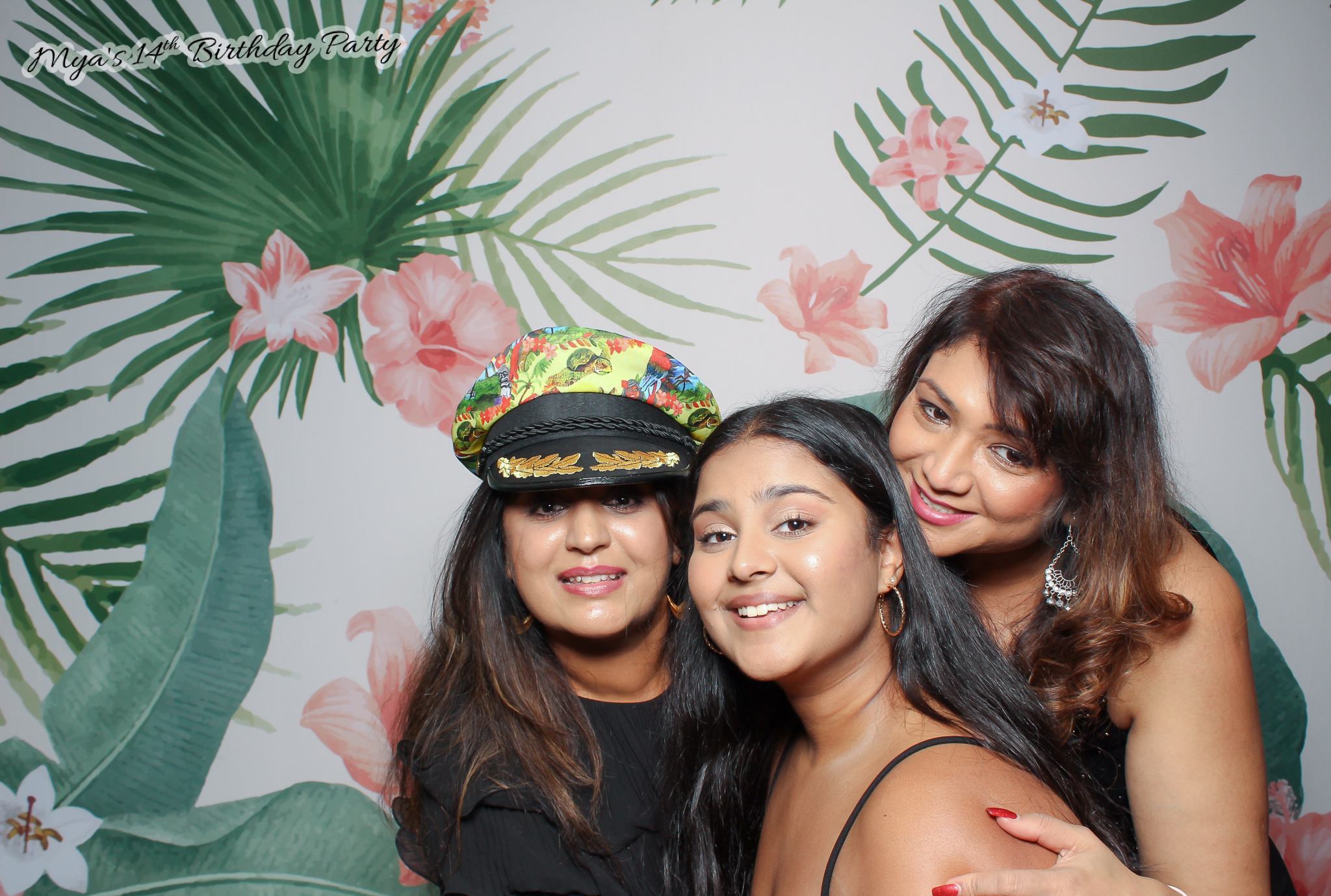 Mya's 14th Birthday | View more photos from the event at gallery.freshbooths.com/u/FreshBooths/Myas-14th-Birthday