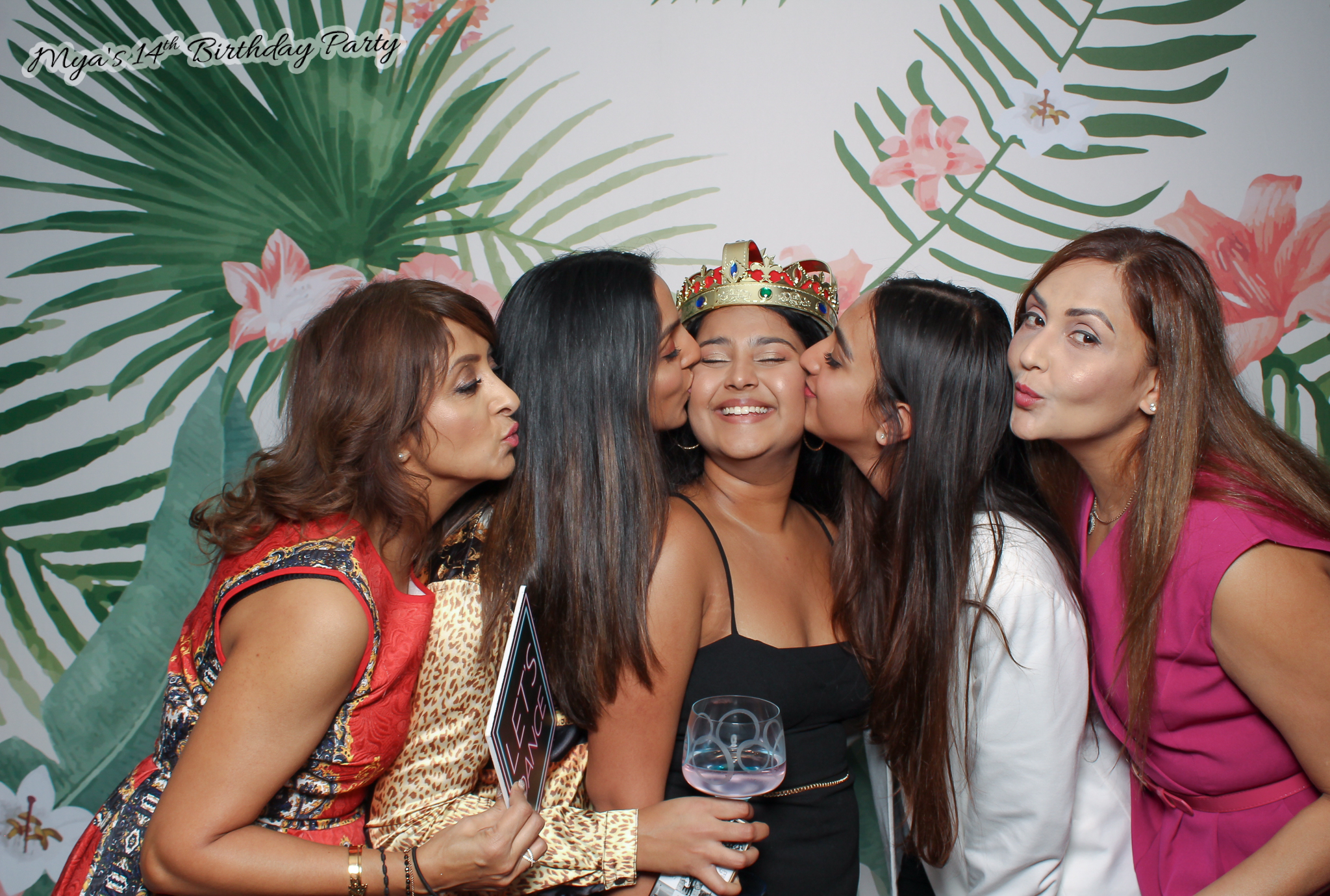 Mya's 14th Birthday | View more photos from the event at gallery.freshbooths.com/u/FreshBooths/Myas-14th-Birthday