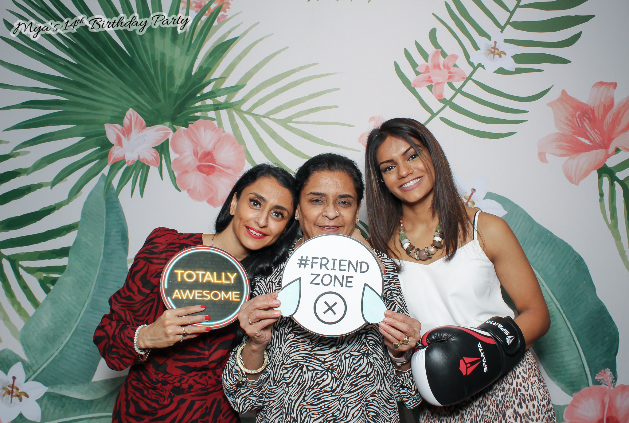 Mya's 14th Birthday | View more photos from the event at gallery.freshbooths.com/u/FreshBooths/Myas-14th-Birthday