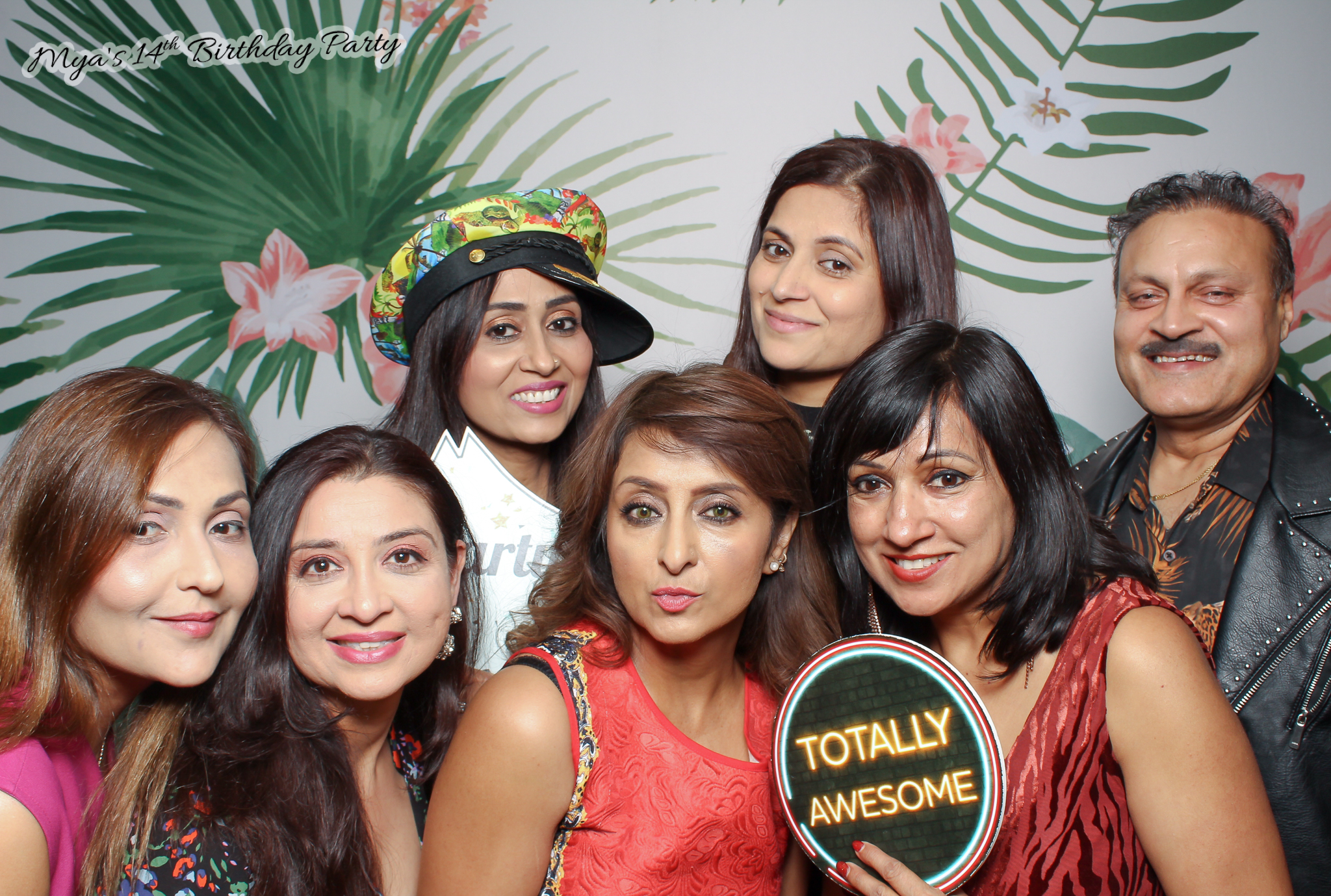 Mya's 14th Birthday | View more photos from the event at gallery.freshbooths.com/u/FreshBooths/Myas-14th-Birthday