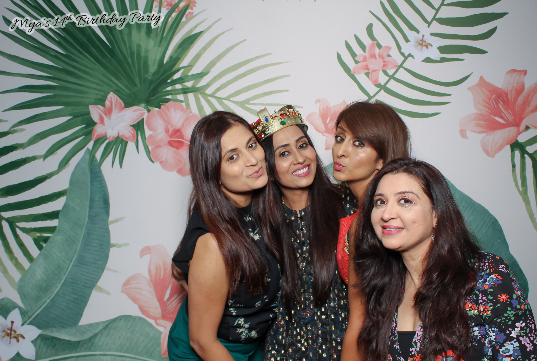 Mya's 14th Birthday | View more photos from the event at gallery.freshbooths.com/u/FreshBooths/Myas-14th-Birthday