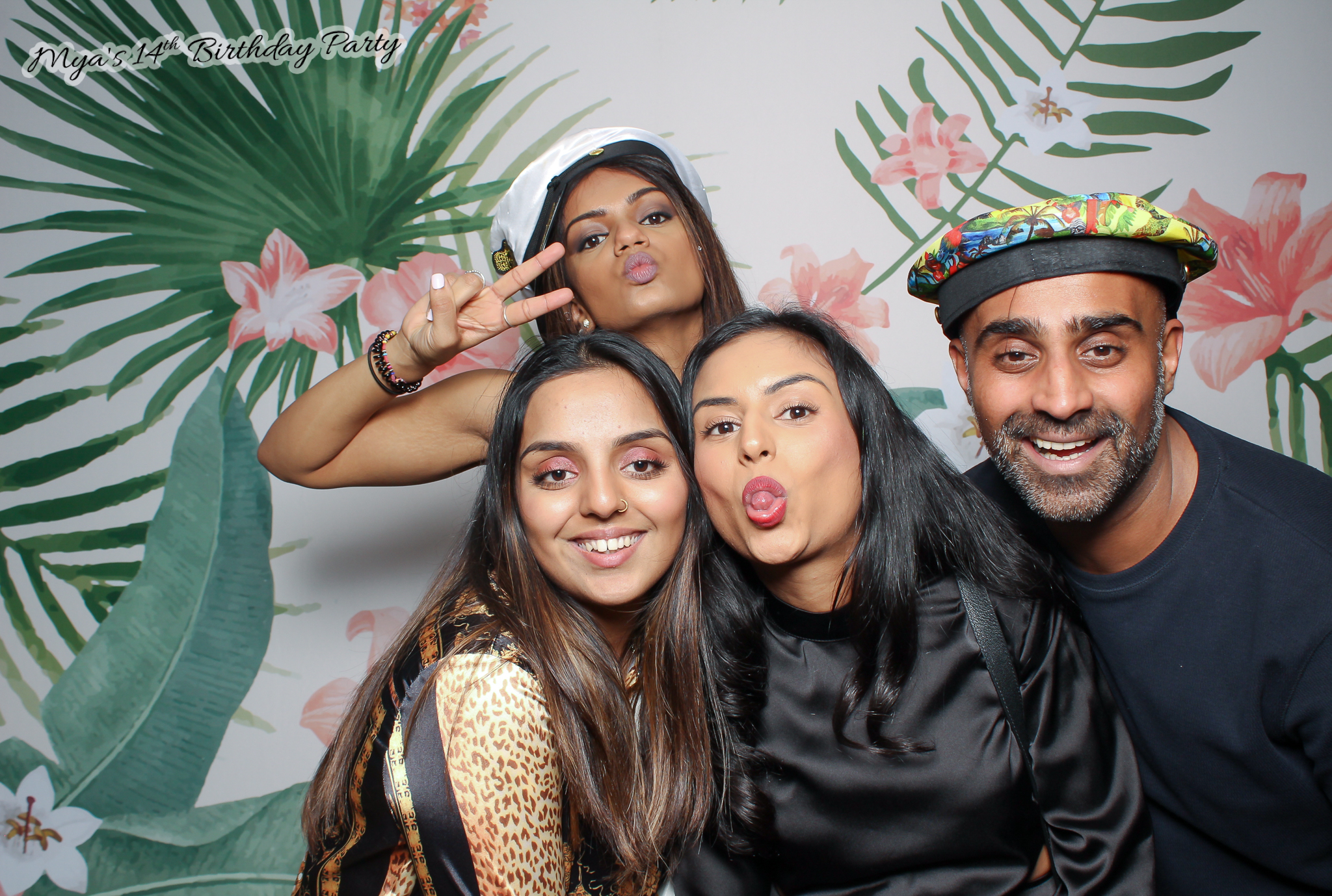 Mya's 14th Birthday | View more photos from the event at gallery.freshbooths.com/u/FreshBooths/Myas-14th-Birthday