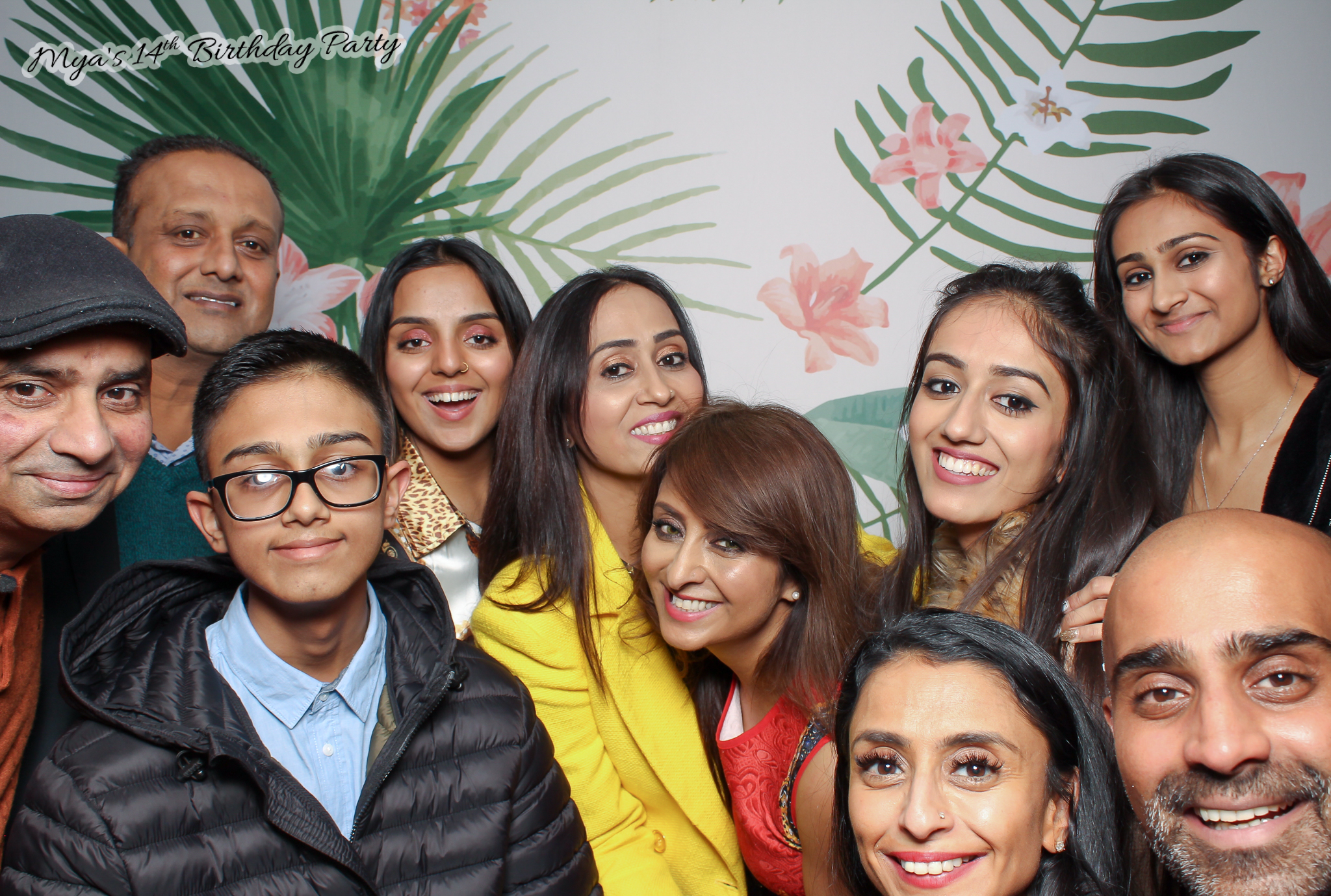 Mya's 14th Birthday | View more photos from the event at gallery.freshbooths.com/u/FreshBooths/Myas-14th-Birthday