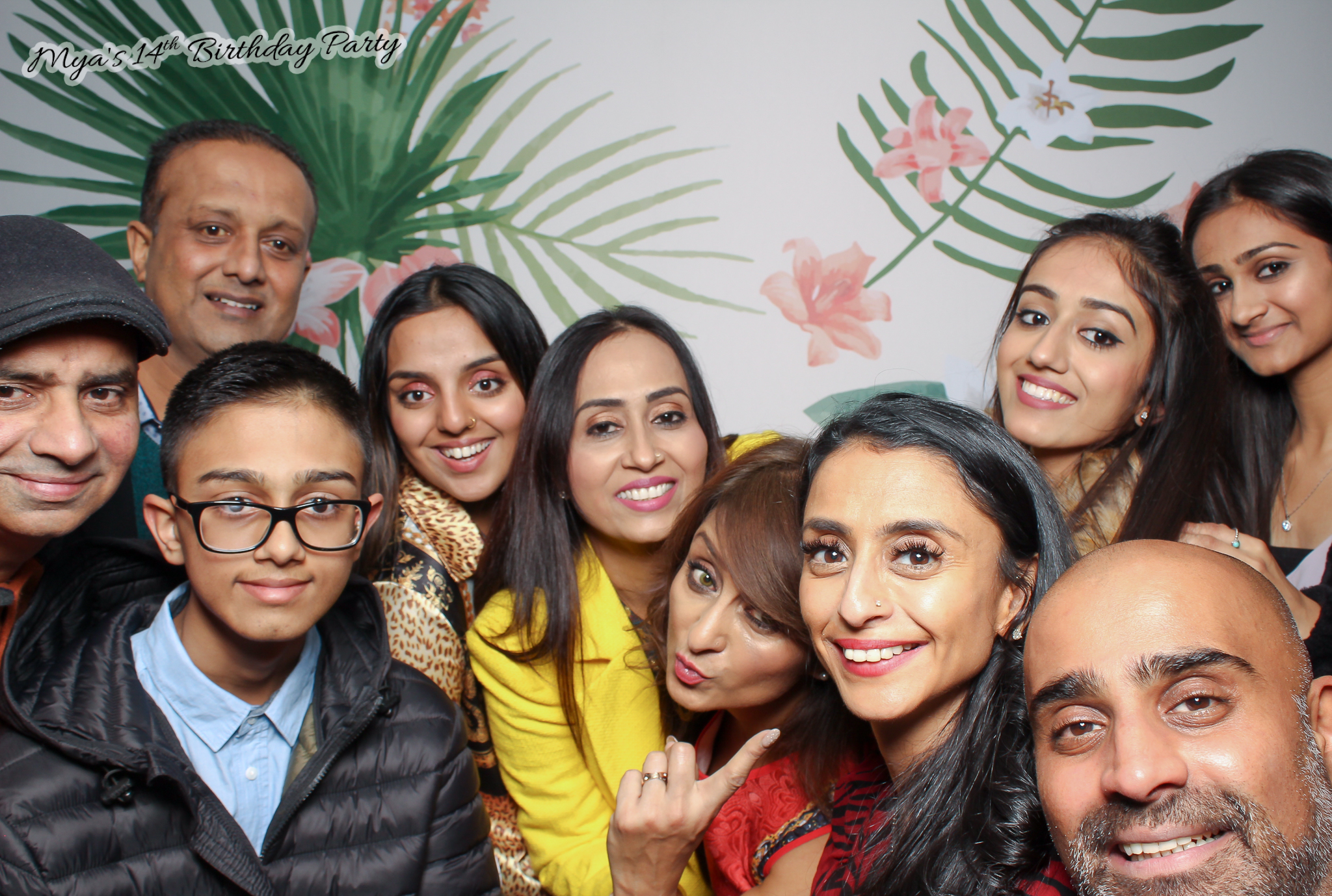 Mya's 14th Birthday | View more photos from the event at gallery.freshbooths.com/u/FreshBooths/Myas-14th-Birthday