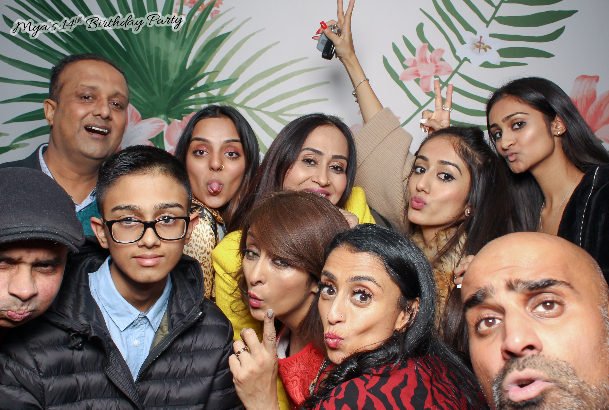 Mya's 14th Birthday | View more photos from the event at gallery.freshbooths.com/u/FreshBooths/Myas-14th-Birthday