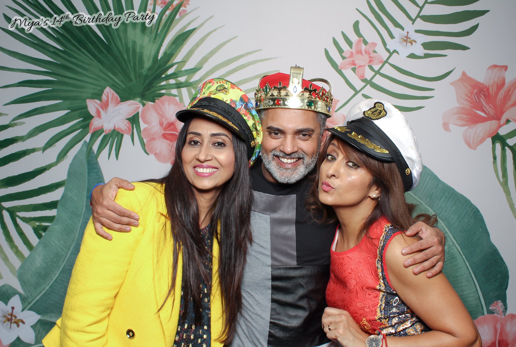 Mya's 14th Birthday | View more photos from the event at gallery.freshbooths.com/u/FreshBooths/Myas-14th-Birthday