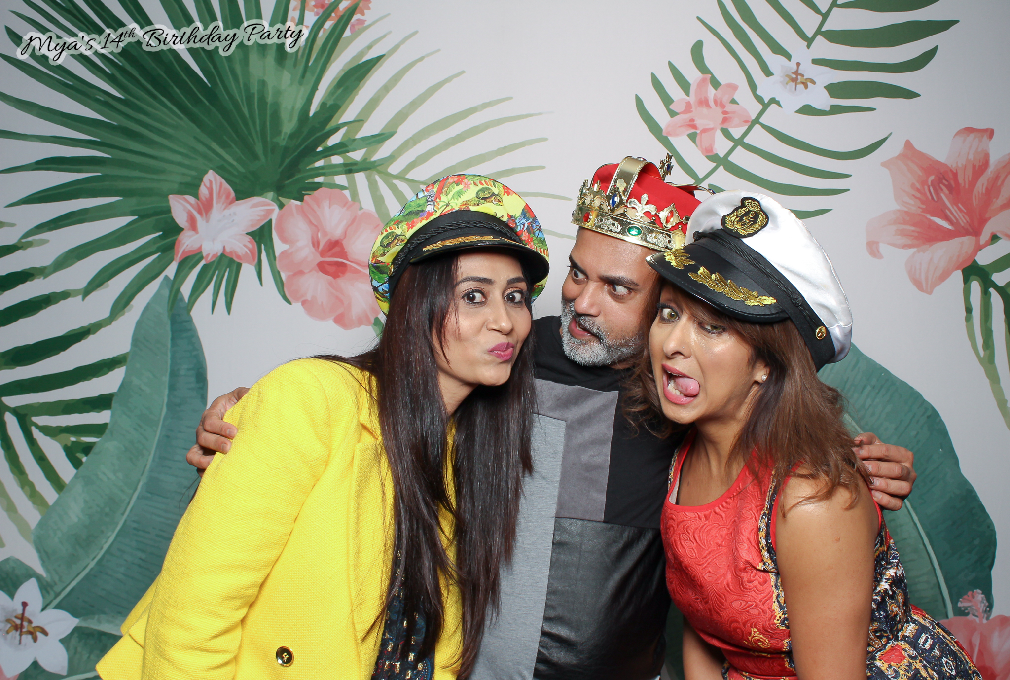Mya's 14th Birthday | View more photos from the event at gallery.freshbooths.com/u/FreshBooths/Myas-14th-Birthday