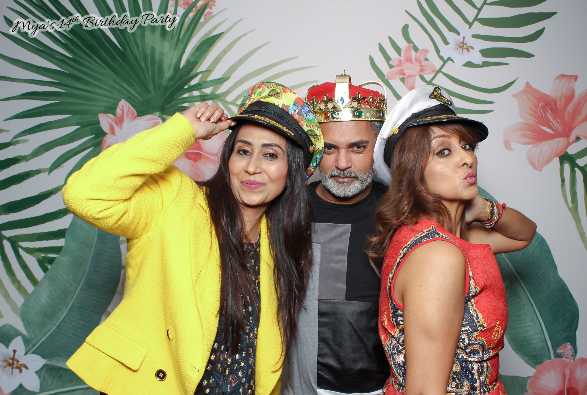 Mya's 14th Birthday | View more photos from the event at gallery.freshbooths.com/u/FreshBooths/Myas-14th-Birthday