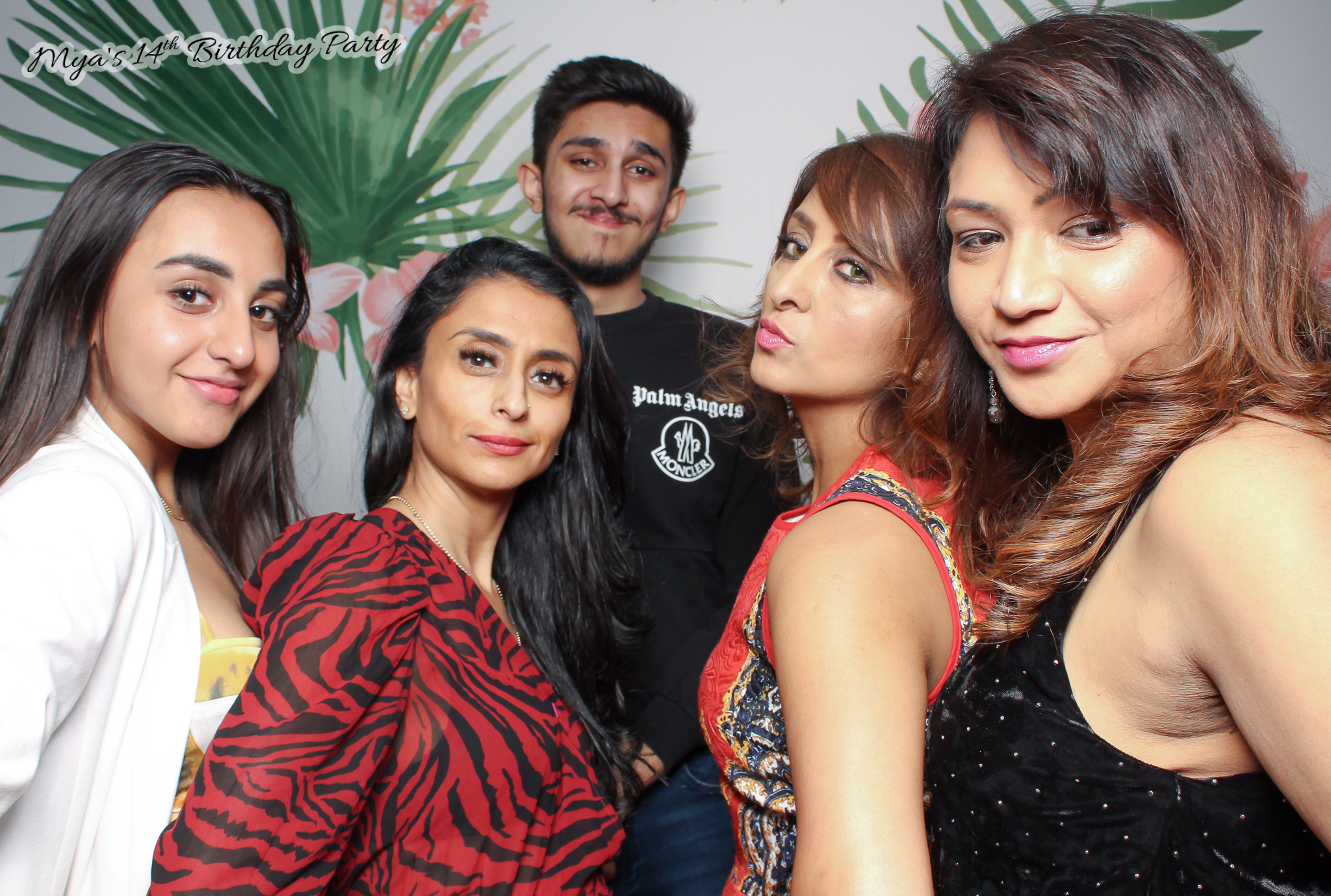 Mya's 14th Birthday | View more photos from the event at gallery.freshbooths.com/u/FreshBooths/Myas-14th-Birthday
