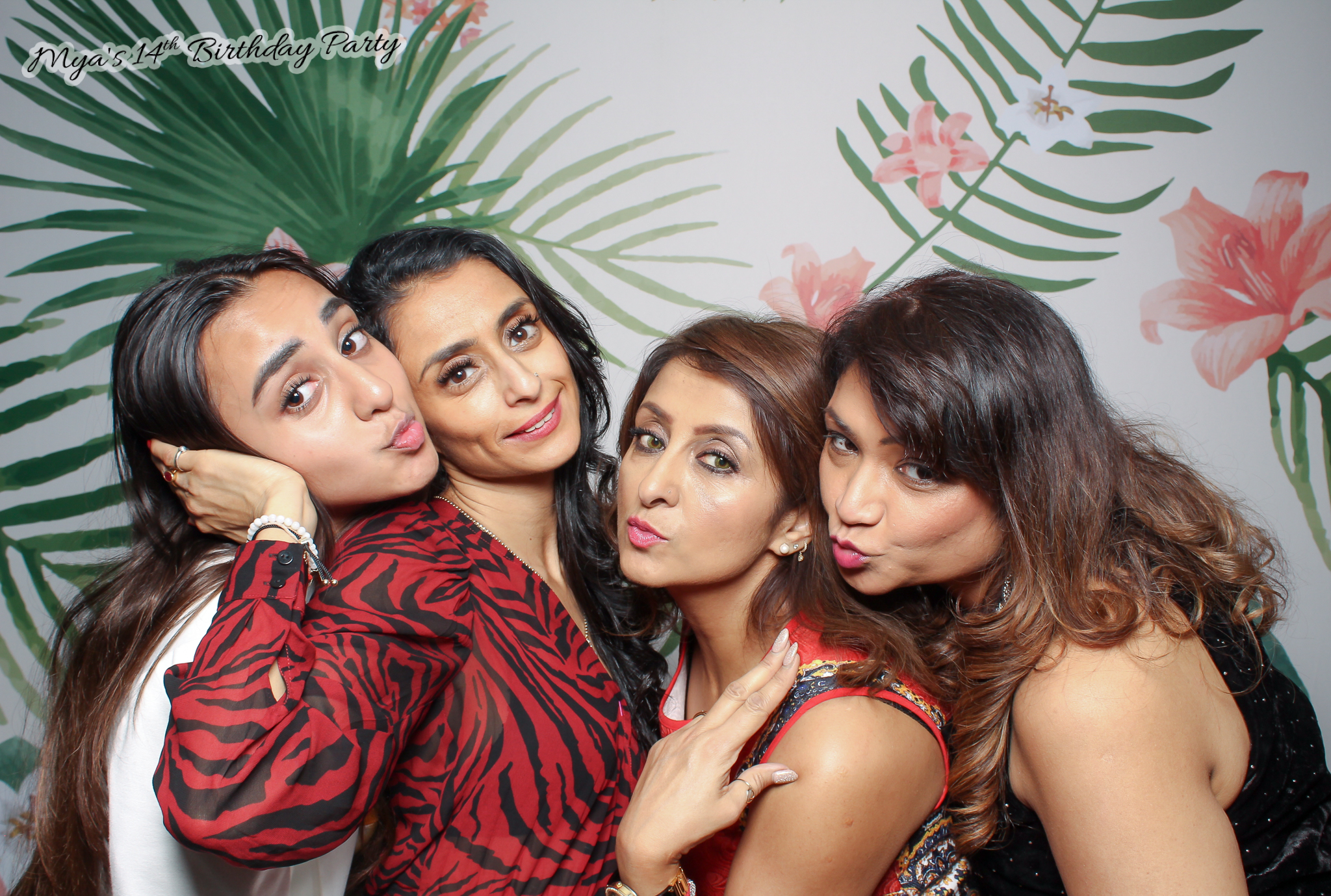Mya's 14th Birthday | View more photos from the event at gallery.freshbooths.com/u/FreshBooths/Myas-14th-Birthday