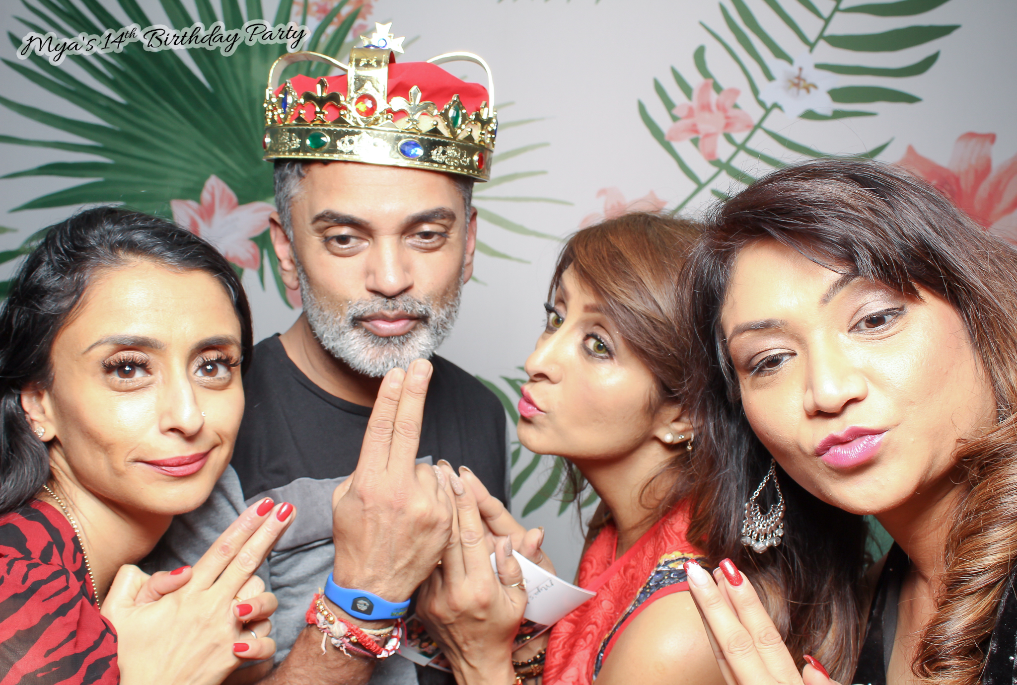 Mya's 14th Birthday | View more photos from the event at gallery.freshbooths.com/u/FreshBooths/Myas-14th-Birthday