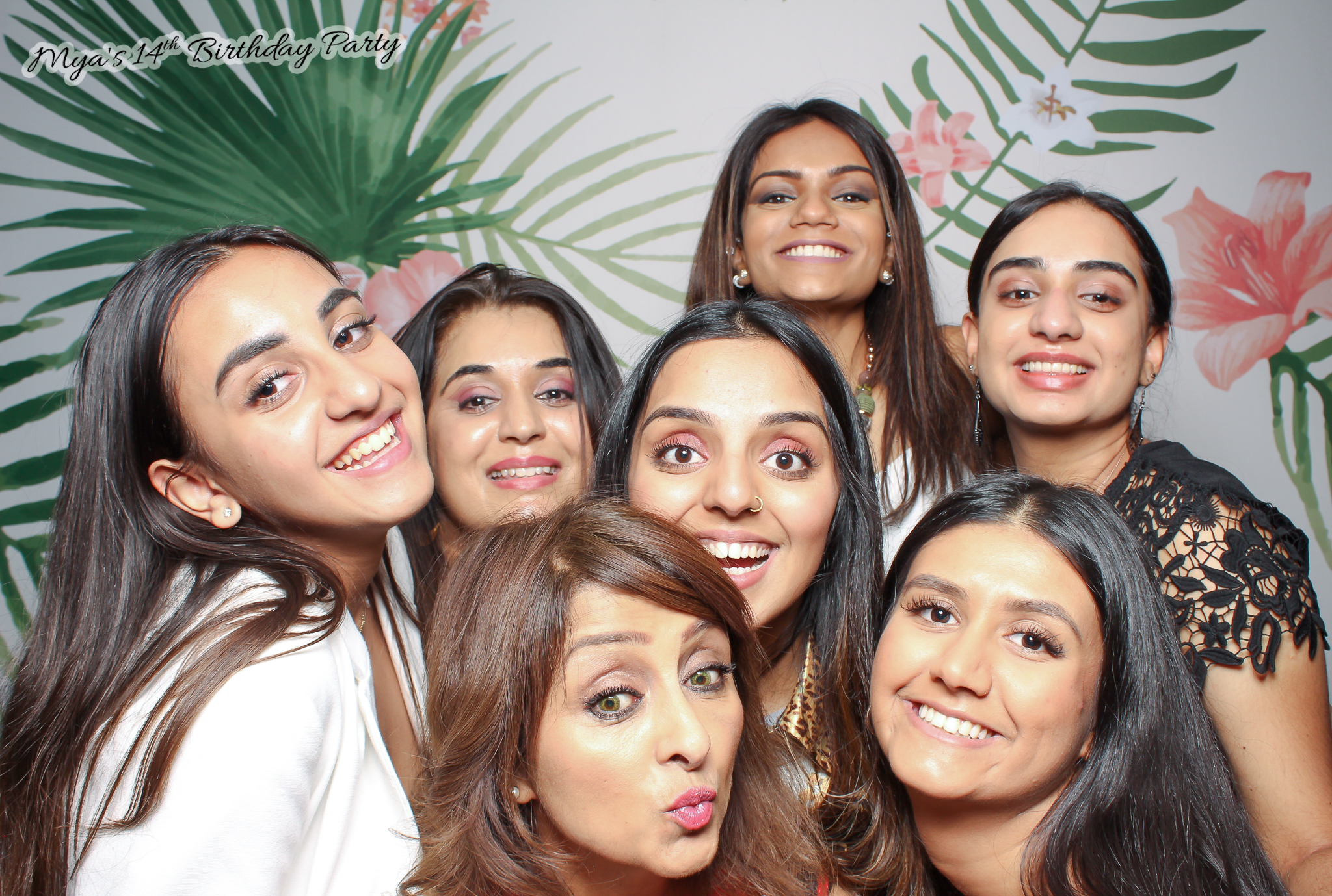 Mya's 14th Birthday | View more photos from the event at gallery.freshbooths.com/u/FreshBooths/Myas-14th-Birthday