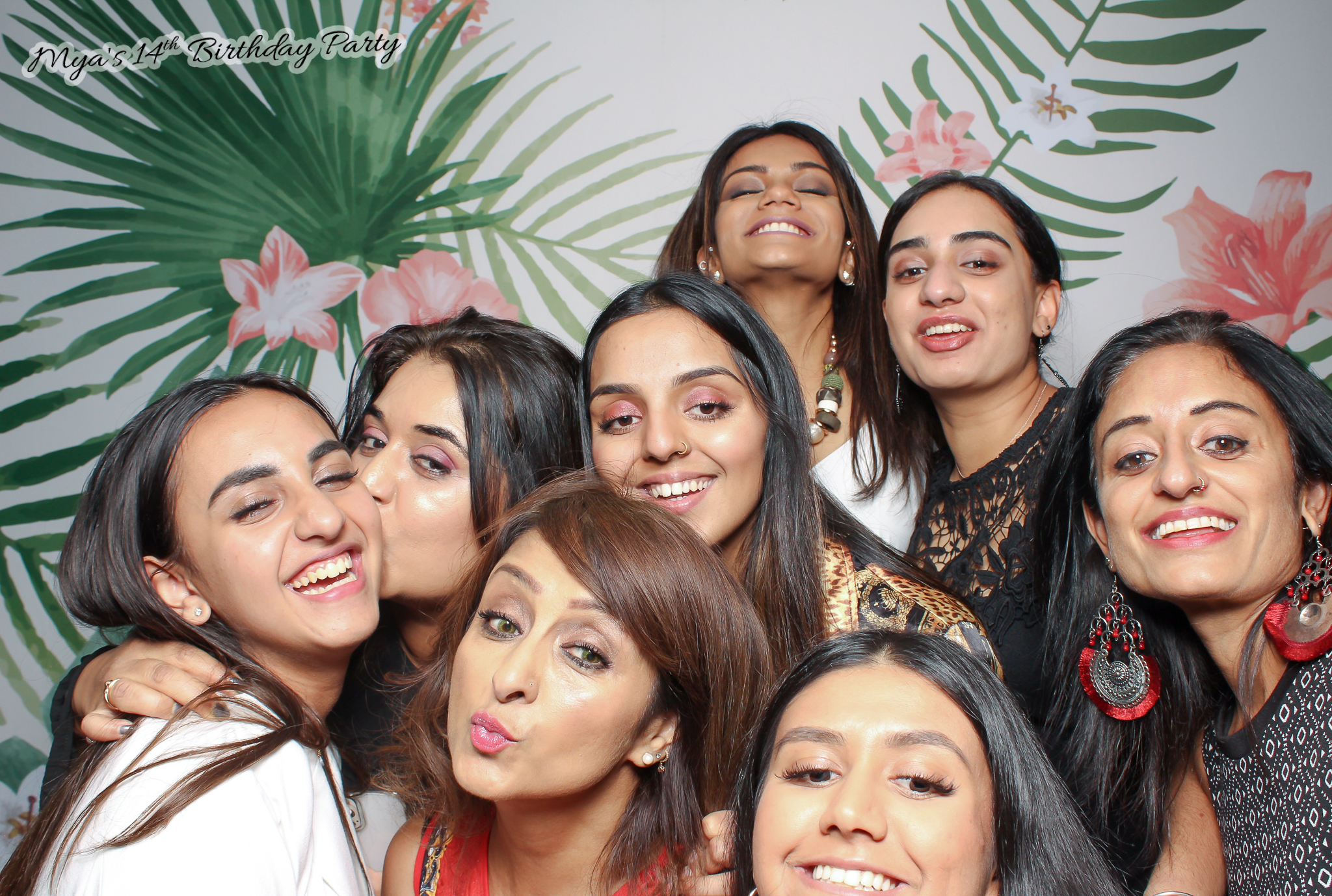Mya's 14th Birthday | View more photos from the event at gallery.freshbooths.com/u/FreshBooths/Myas-14th-Birthday