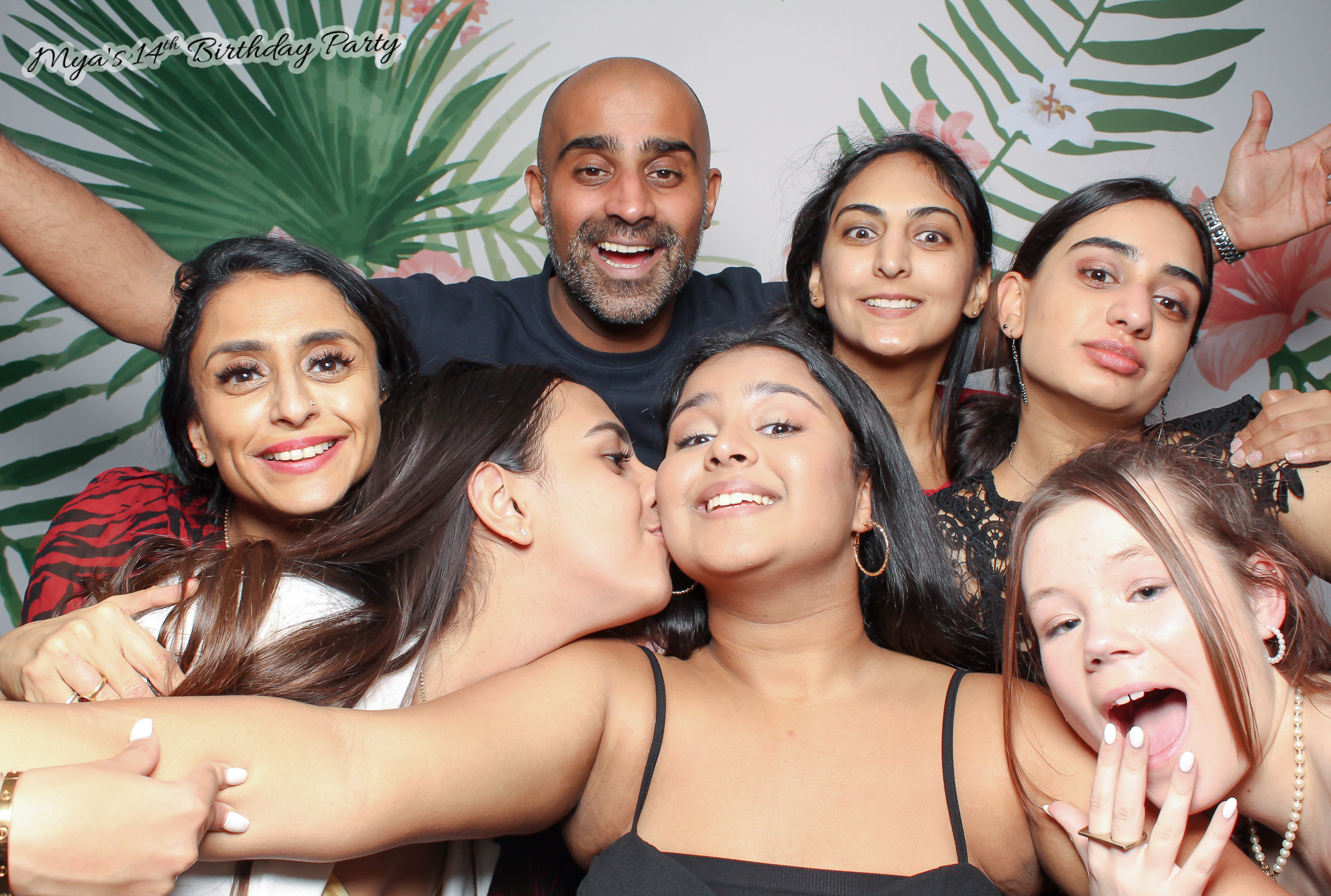 Mya's 14th Birthday | View more photos from the event at gallery.freshbooths.com/u/FreshBooths/Myas-14th-Birthday
