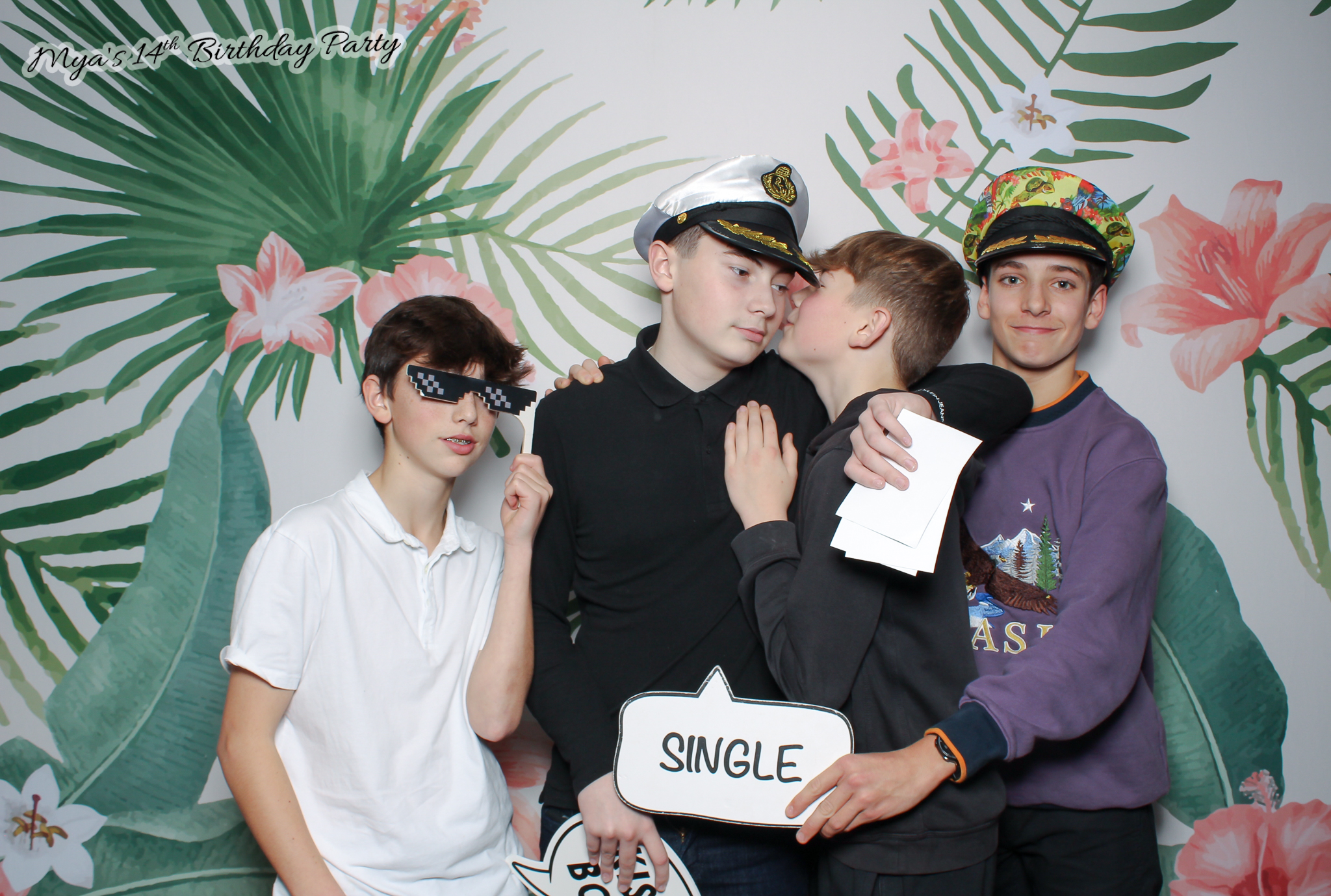 Mya's 14th Birthday | View more photos from the event at gallery.freshbooths.com/u/FreshBooths/Myas-14th-Birthday