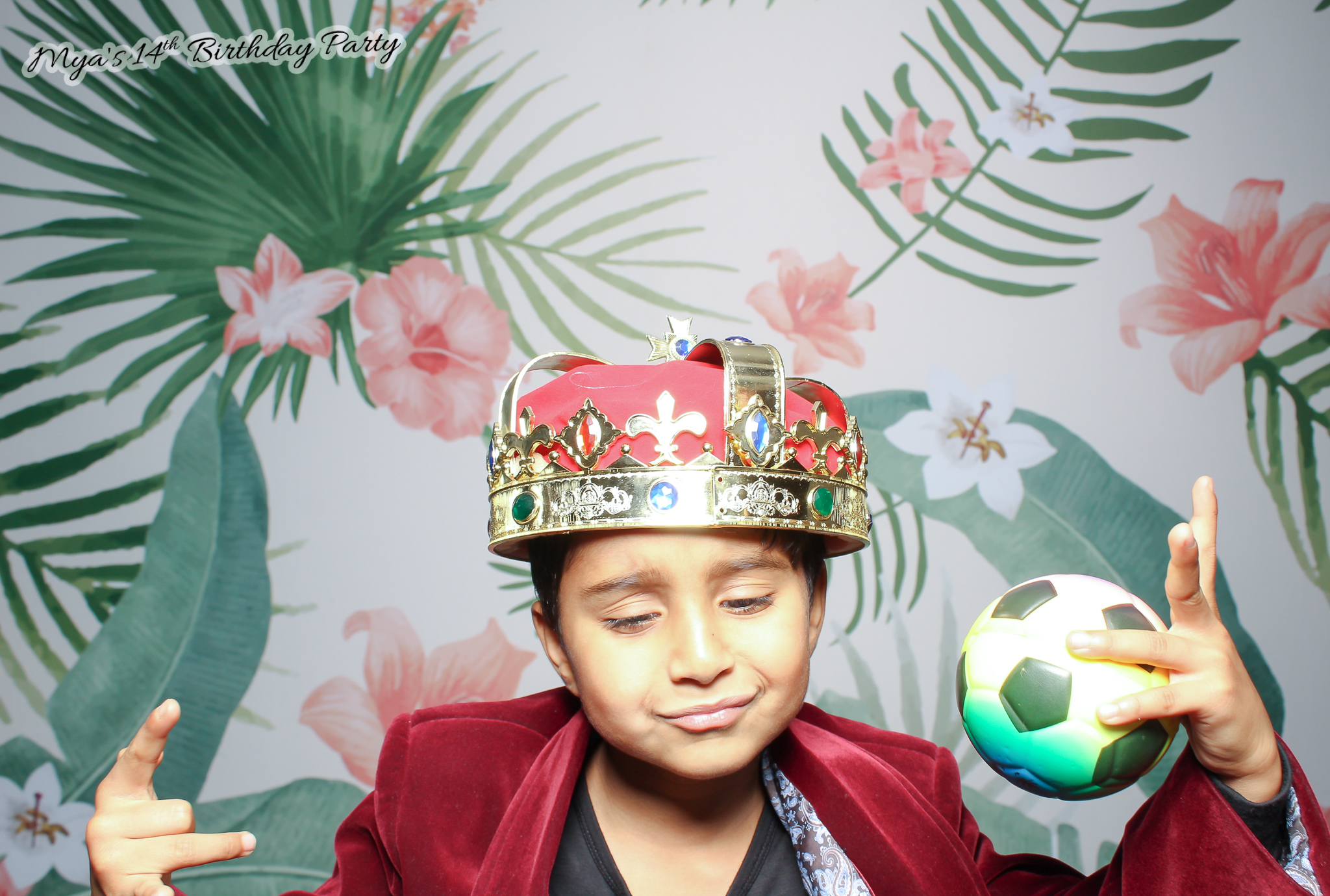 Mya's 14th Birthday | View more photos from the event at gallery.freshbooths.com/u/FreshBooths/Myas-14th-Birthday