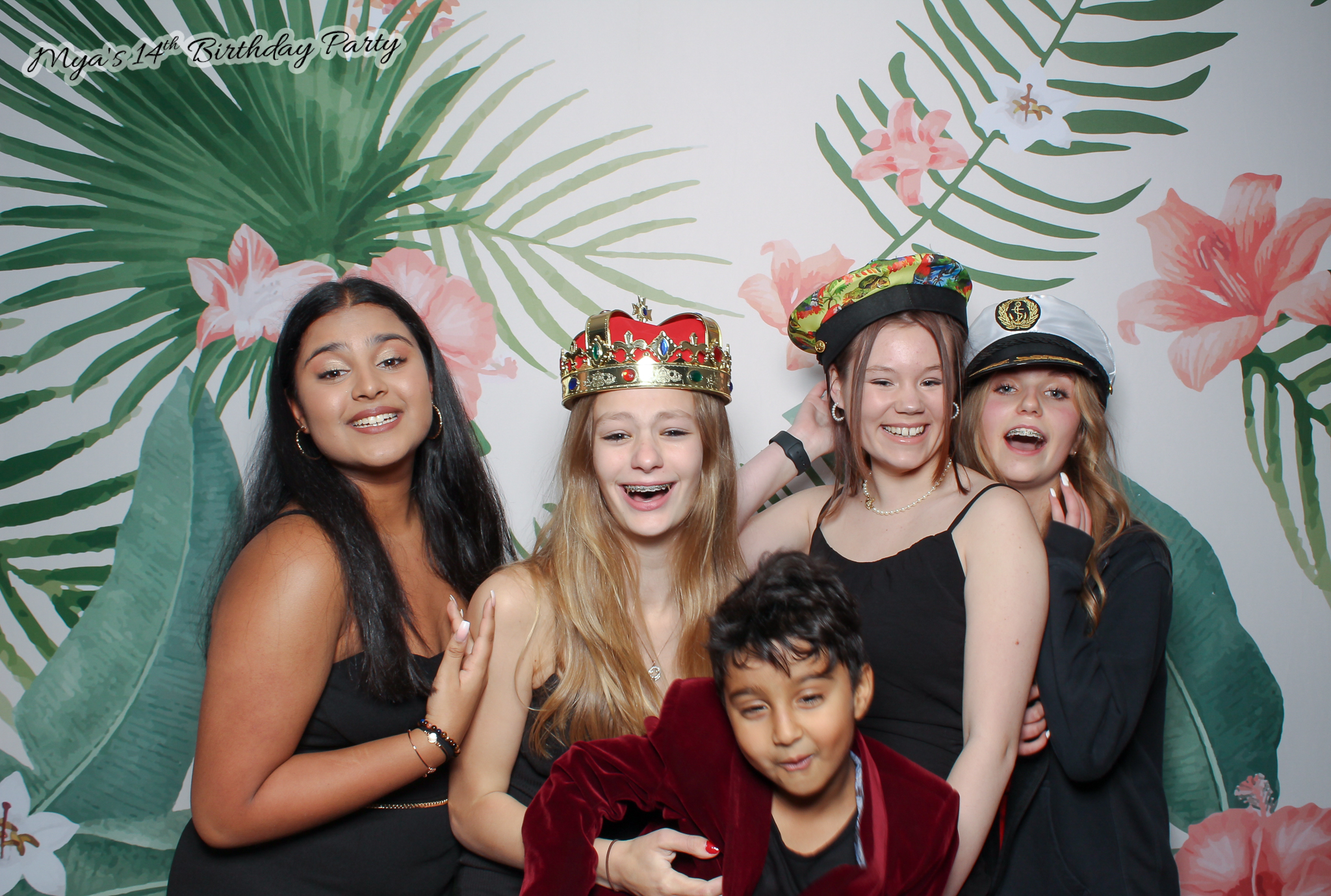 Mya's 14th Birthday | View more photos from the event at gallery.freshbooths.com/u/FreshBooths/Myas-14th-Birthday