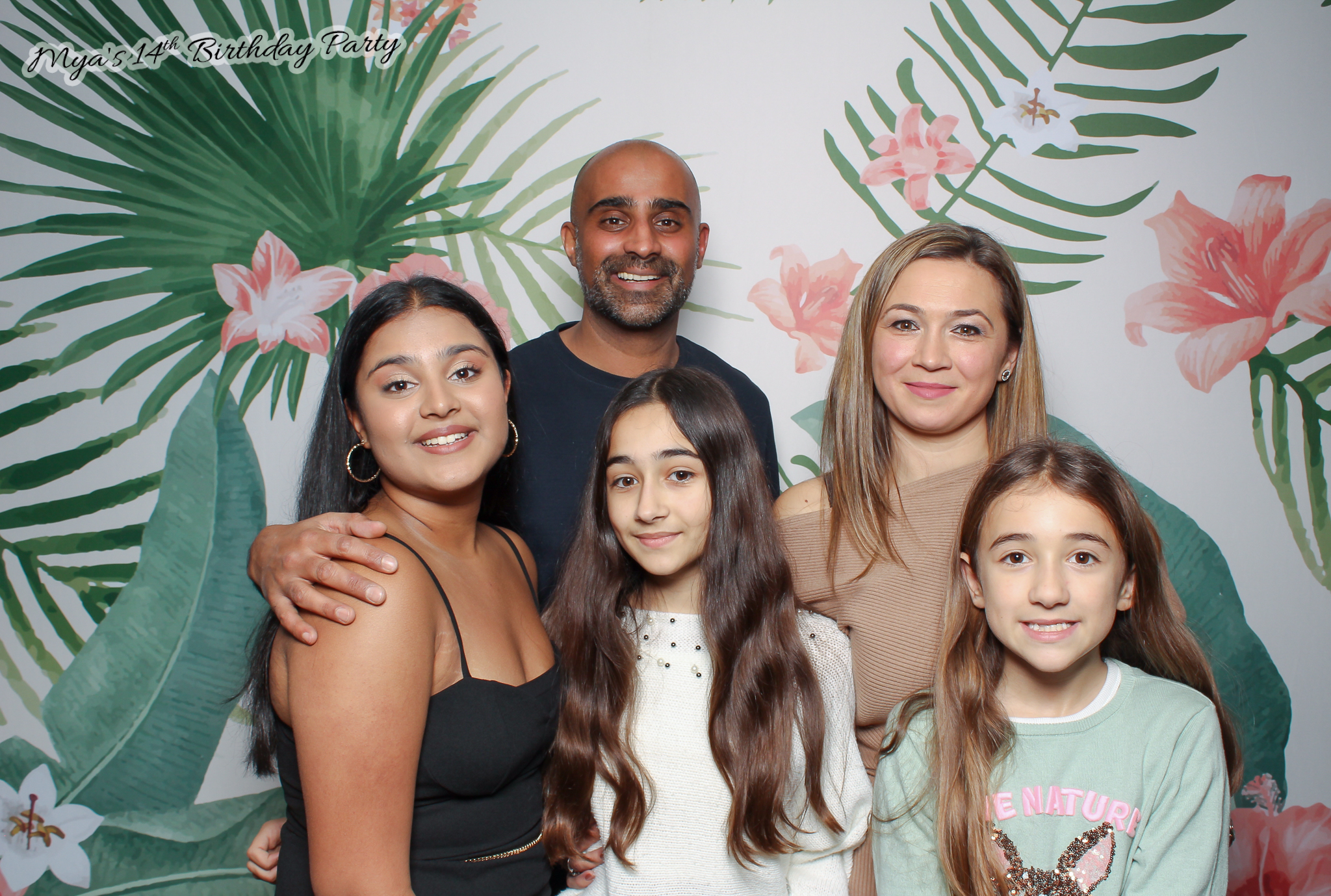 Mya's 14th Birthday | View more photos from the event at gallery.freshbooths.com/u/FreshBooths/Myas-14th-Birthday