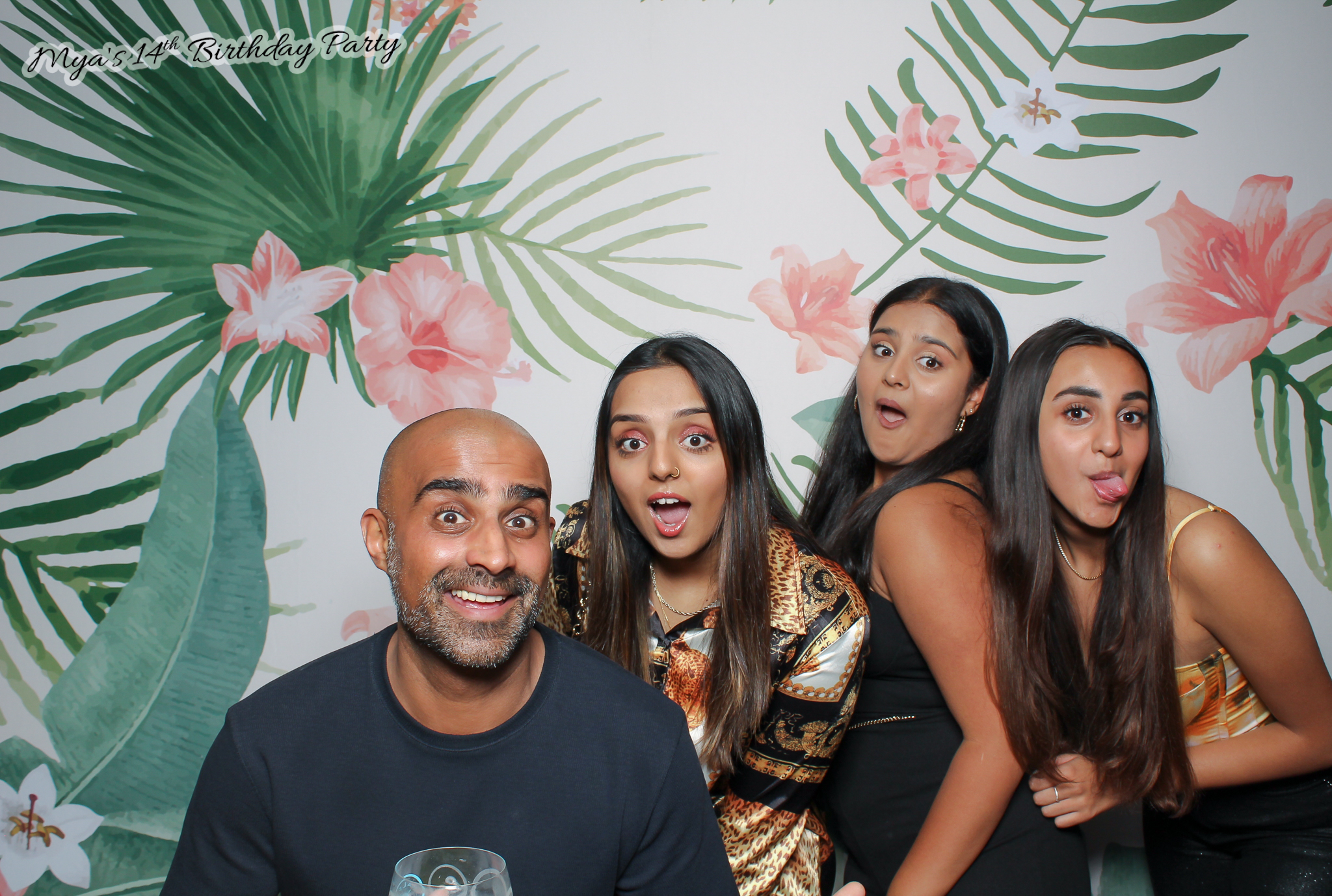 Mya's 14th Birthday | View more photos from the event at gallery.freshbooths.com/u/FreshBooths/Myas-14th-Birthday