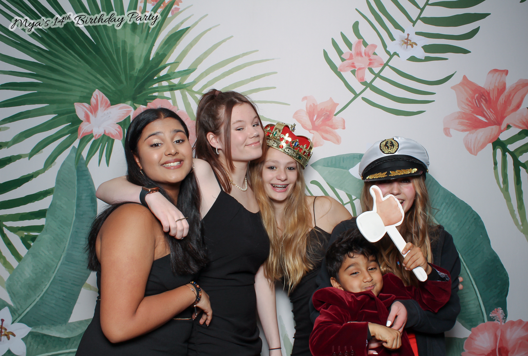 Mya's 14th Birthday | View more photos from the event at gallery.freshbooths.com/u/FreshBooths/Myas-14th-Birthday