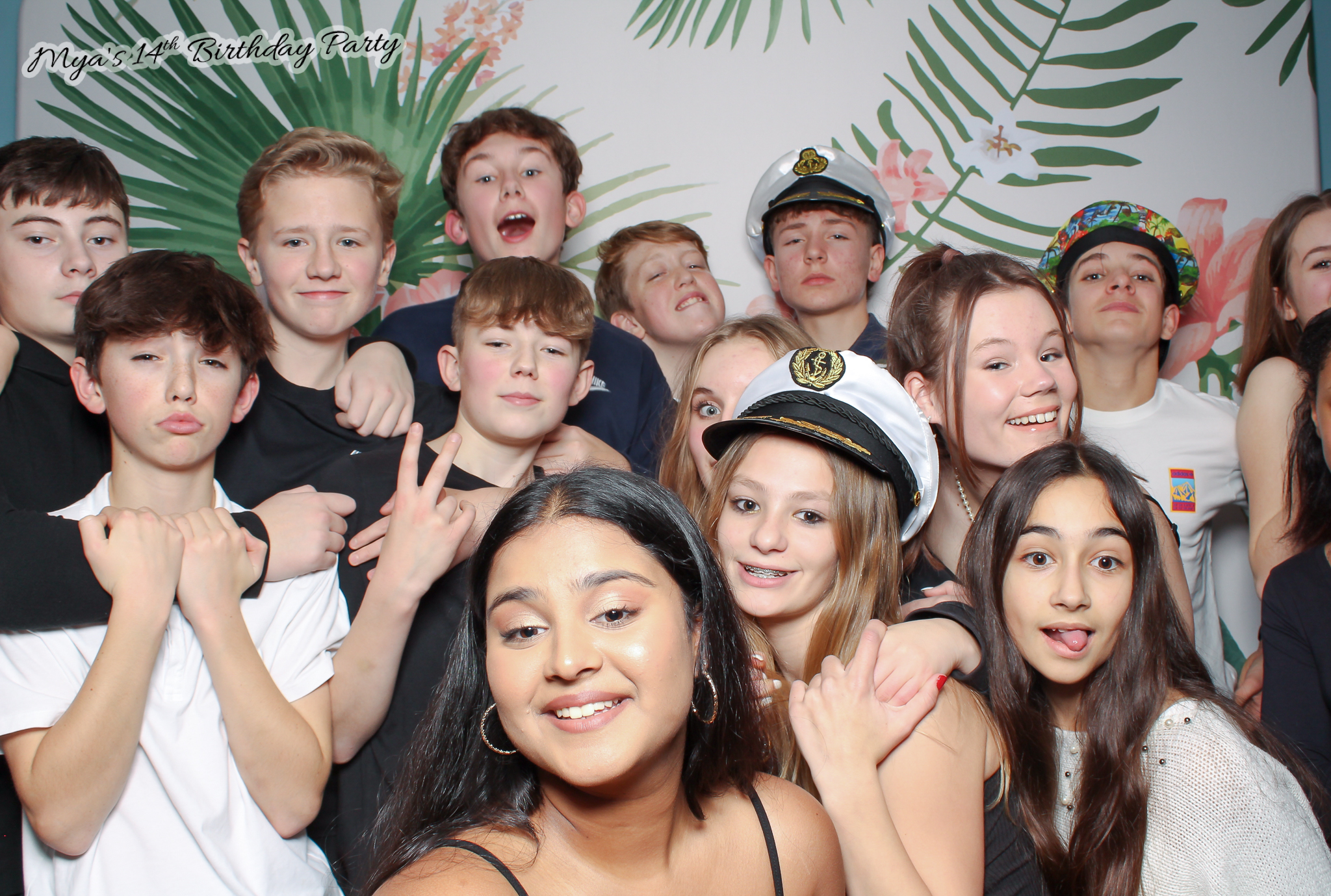 Mya's 14th Birthday | View more photos from the event at gallery.freshbooths.com/u/FreshBooths/Myas-14th-Birthday