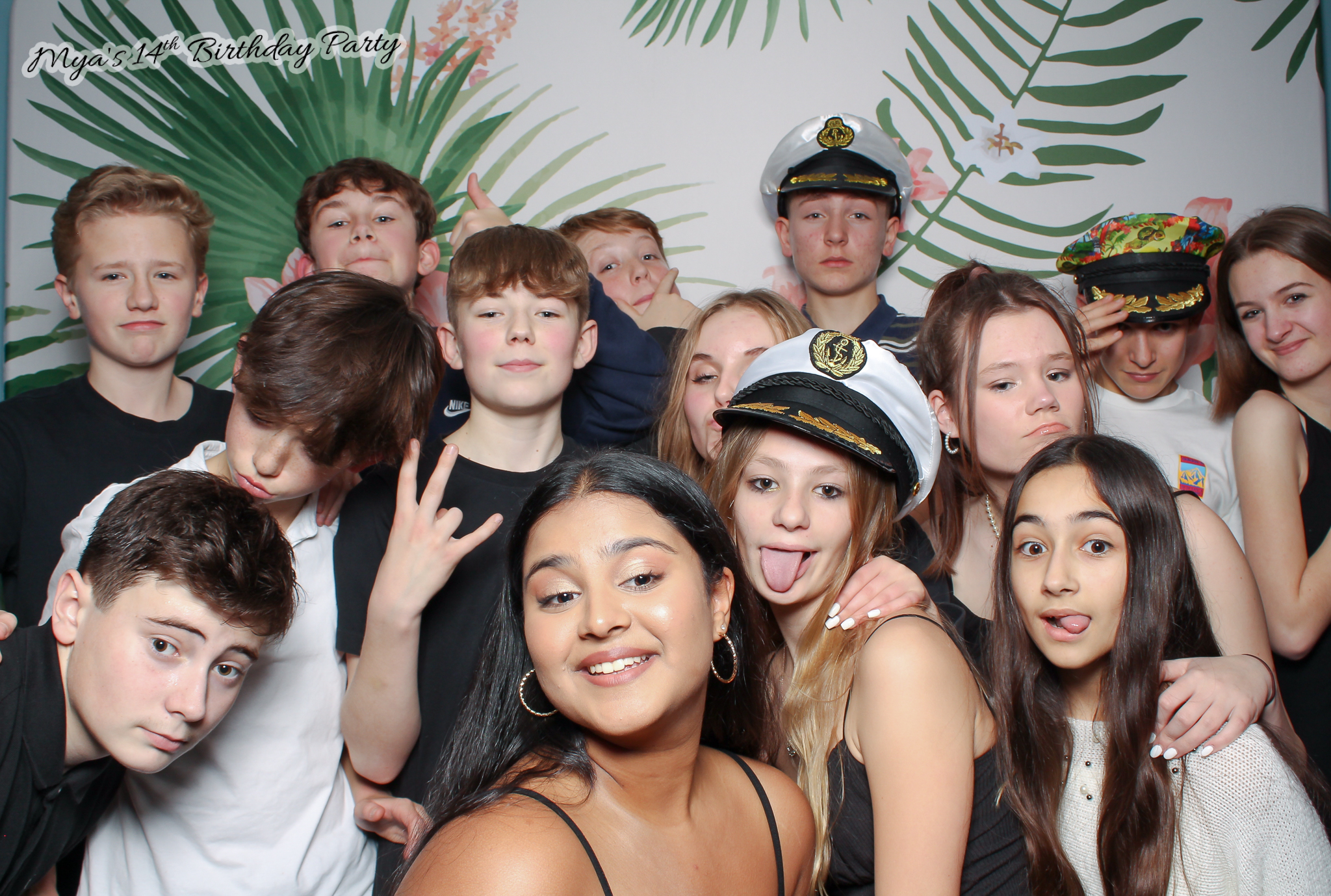 Mya's 14th Birthday | View more photos from the event at gallery.freshbooths.com/u/FreshBooths/Myas-14th-Birthday