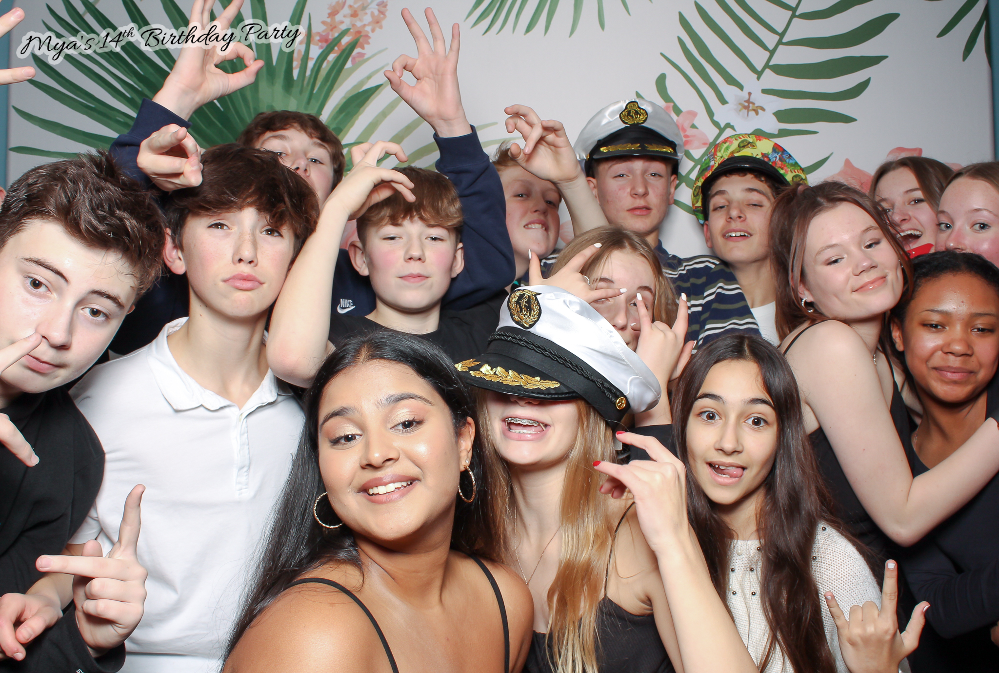 Mya's 14th Birthday | View more photos from the event at gallery.freshbooths.com/u/FreshBooths/Myas-14th-Birthday